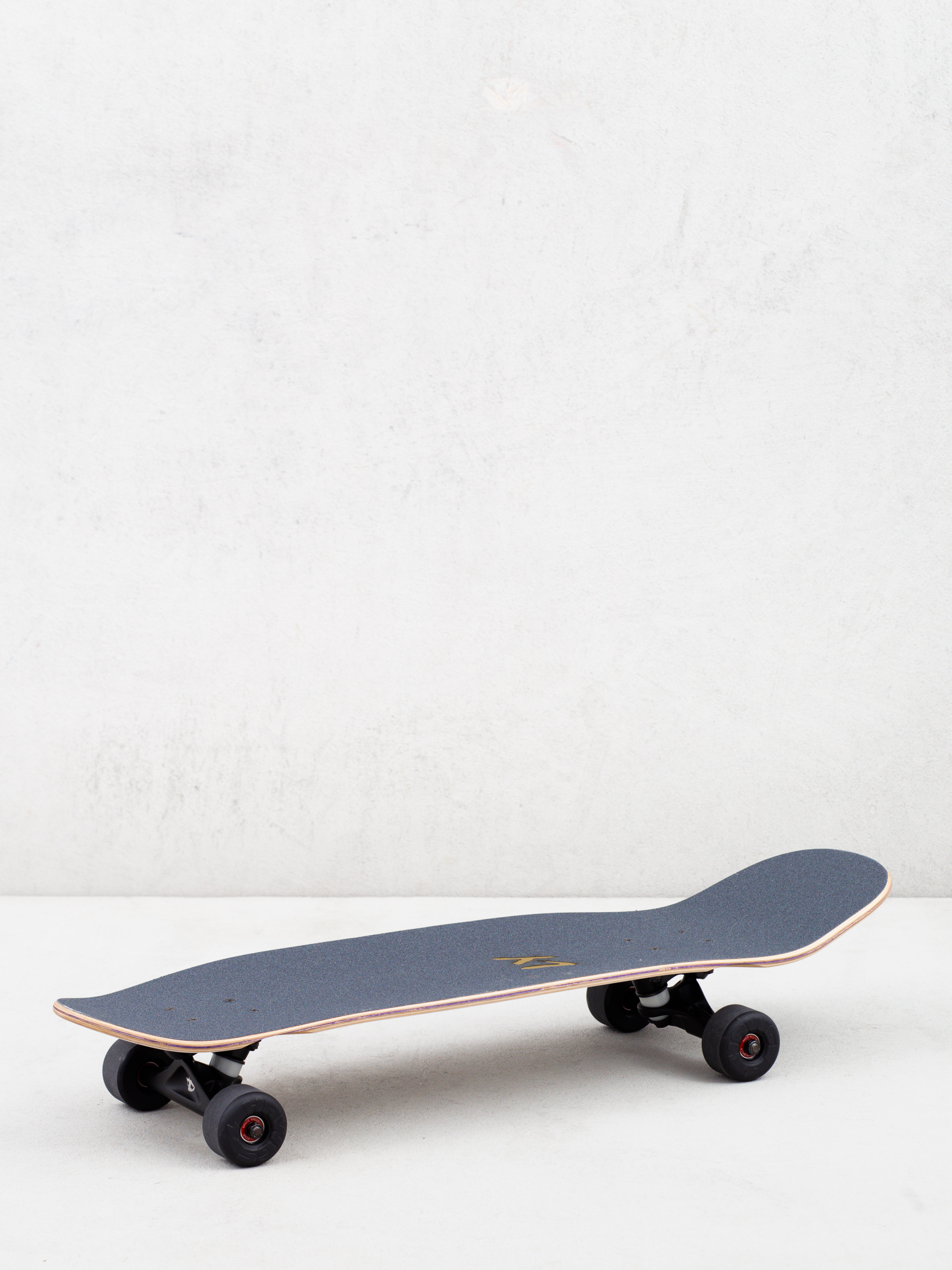 Landyachtz Tugboat Cruiser (uv bengal)