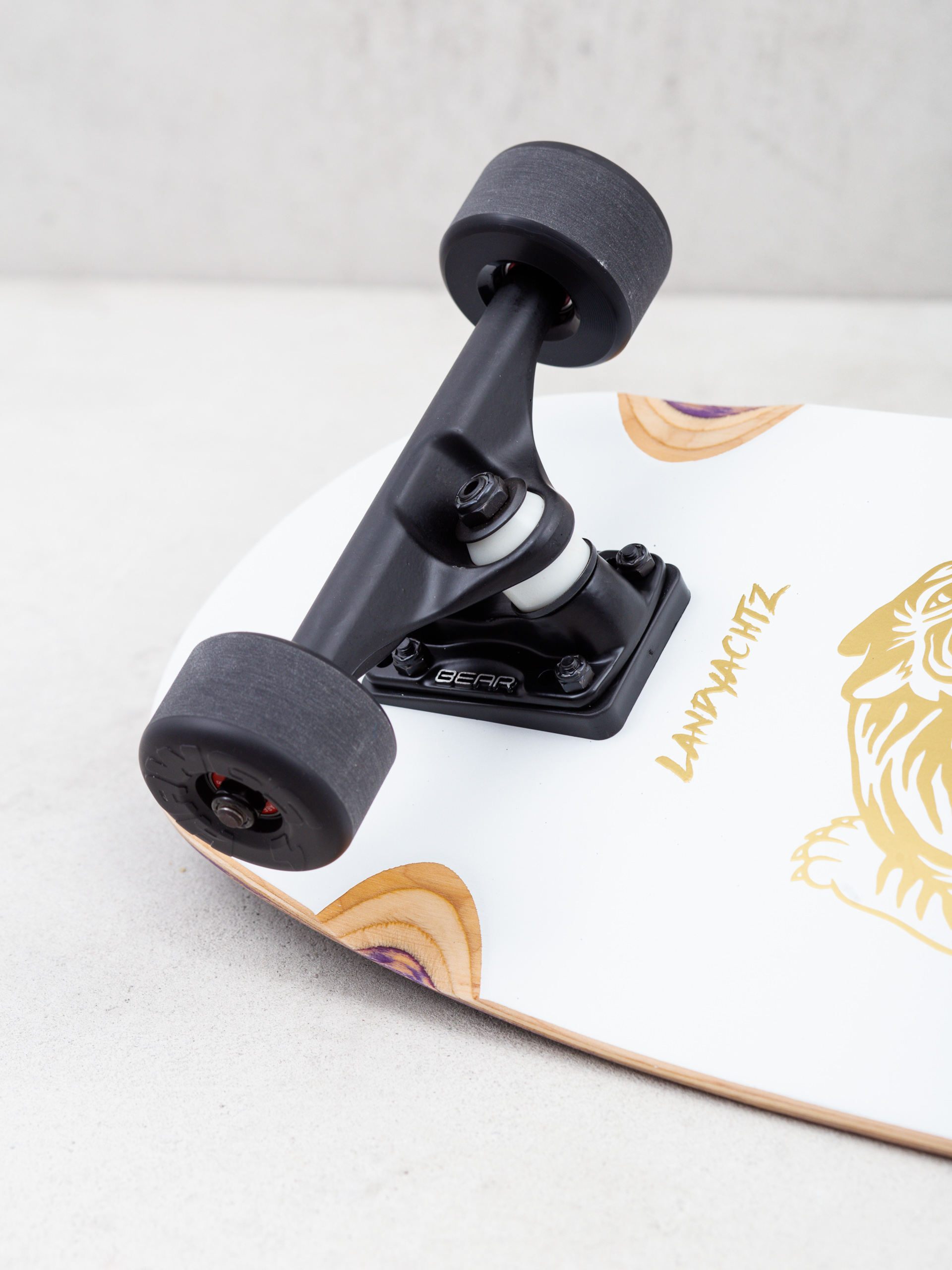 Landyachtz Tugboat Cruiser (uv bengal)