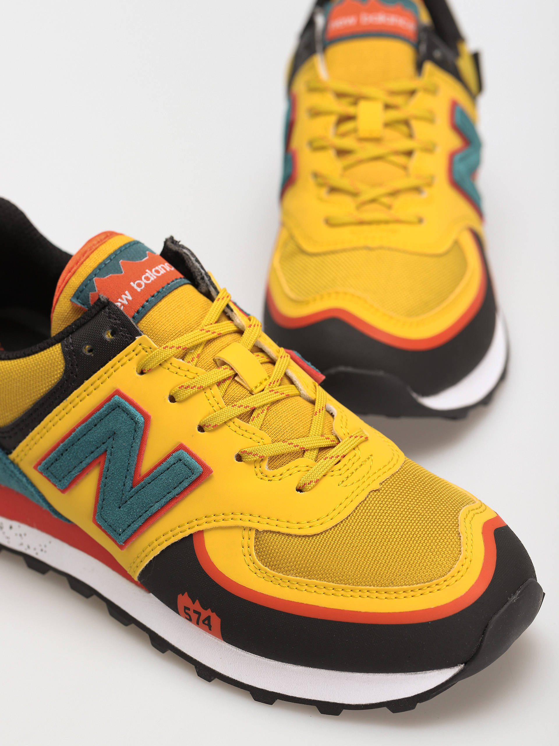 New Balance 574 Shoes (harvest gold)