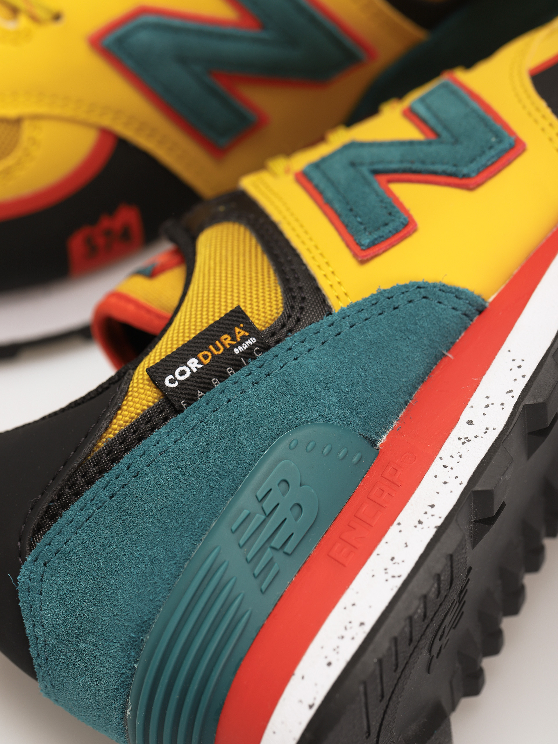 New Balance 574 Shoes (harvest gold)