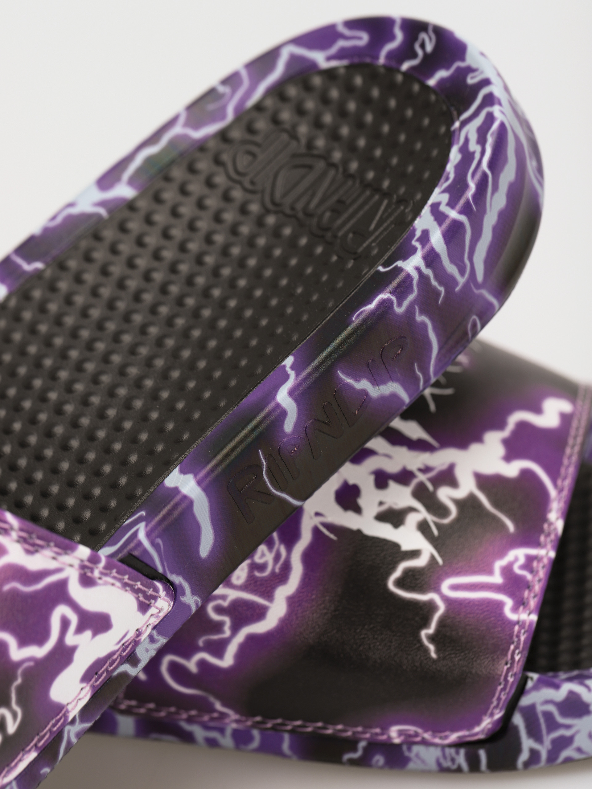 RipNDip Nikola Flip-flops (purple/black)