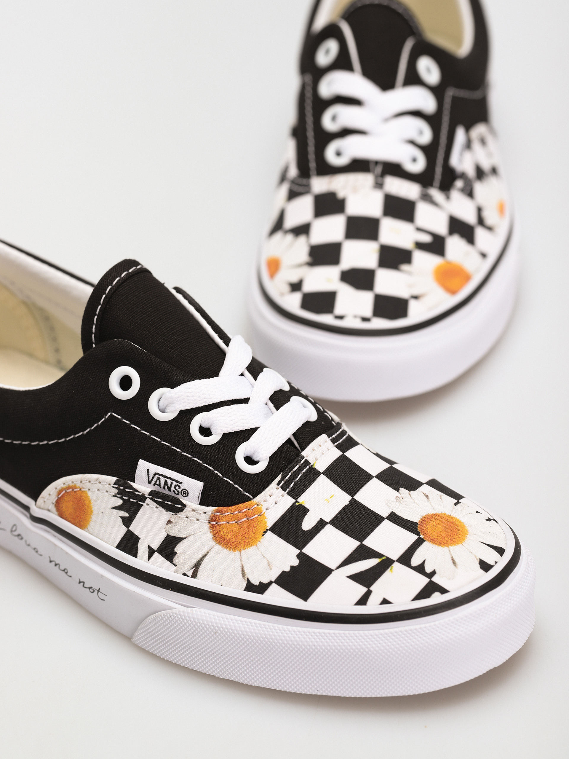 Vans Era Shoes (love me/ love me not/daisy/true white)