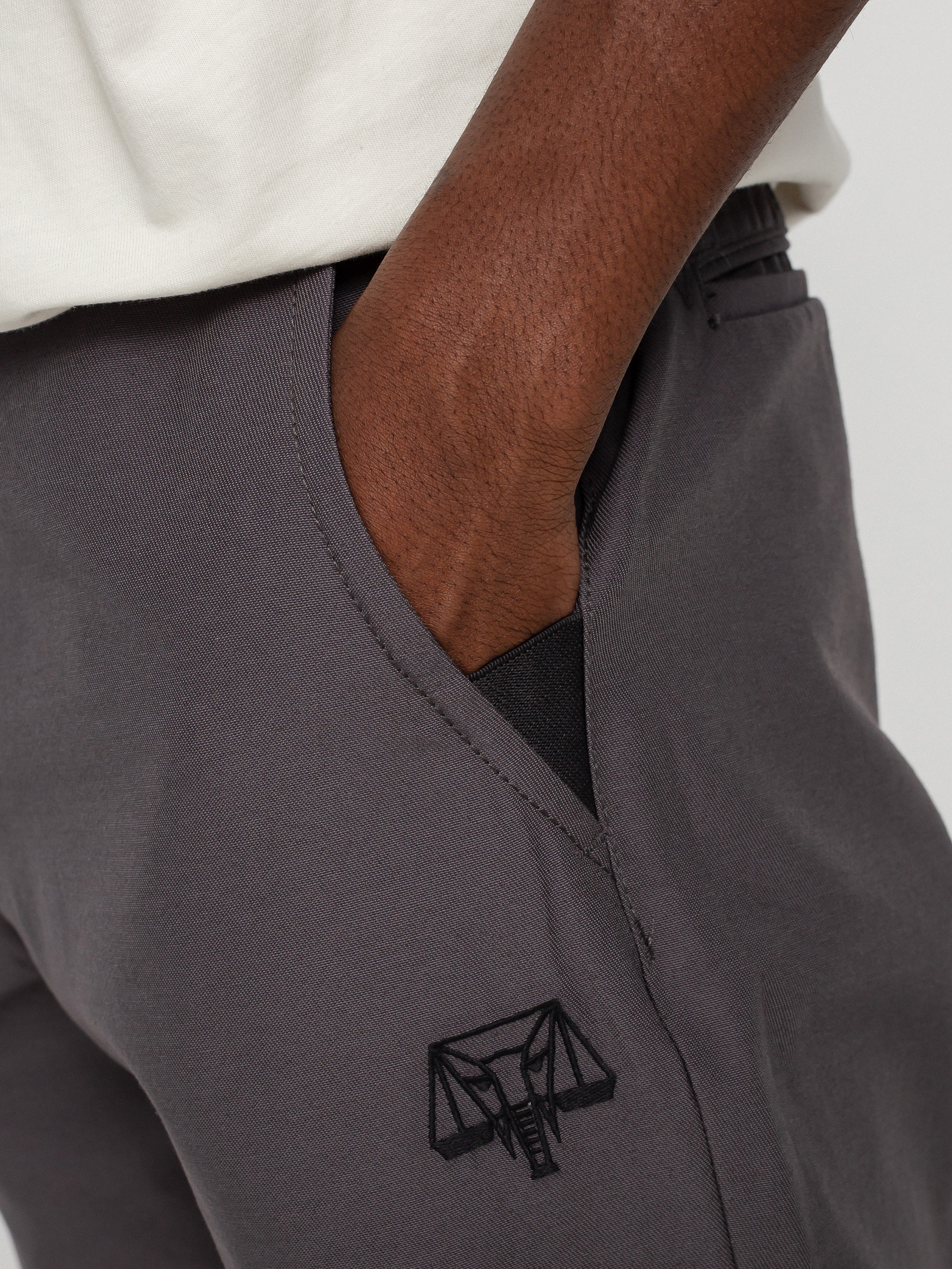 Vans Authentic Chino Glide Relaxtaper Pants (courage adams/asphalt)