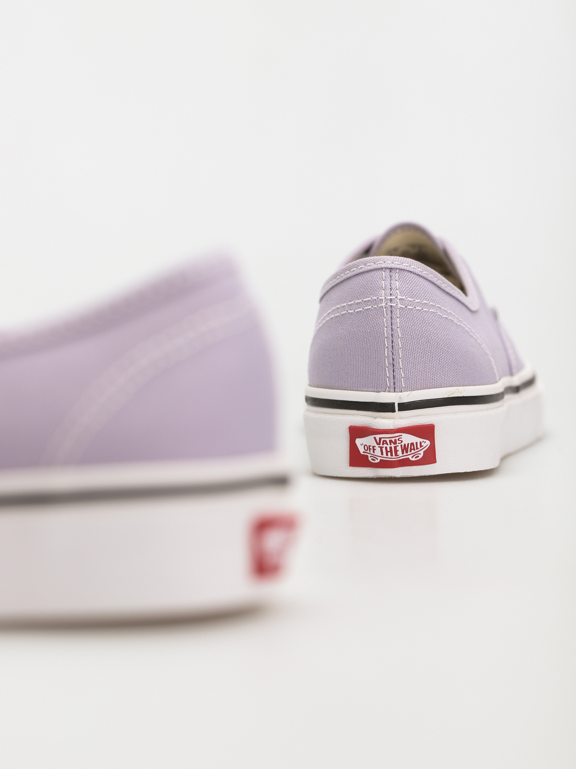 Vans Authentic Shoes (languid lavender/true white)