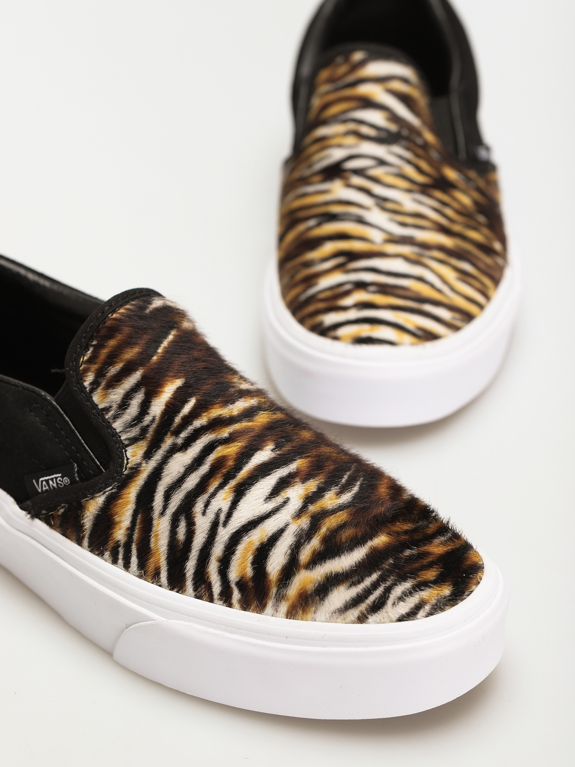 Vans Classic Slip On Shoes (soft suede/black/tiger)