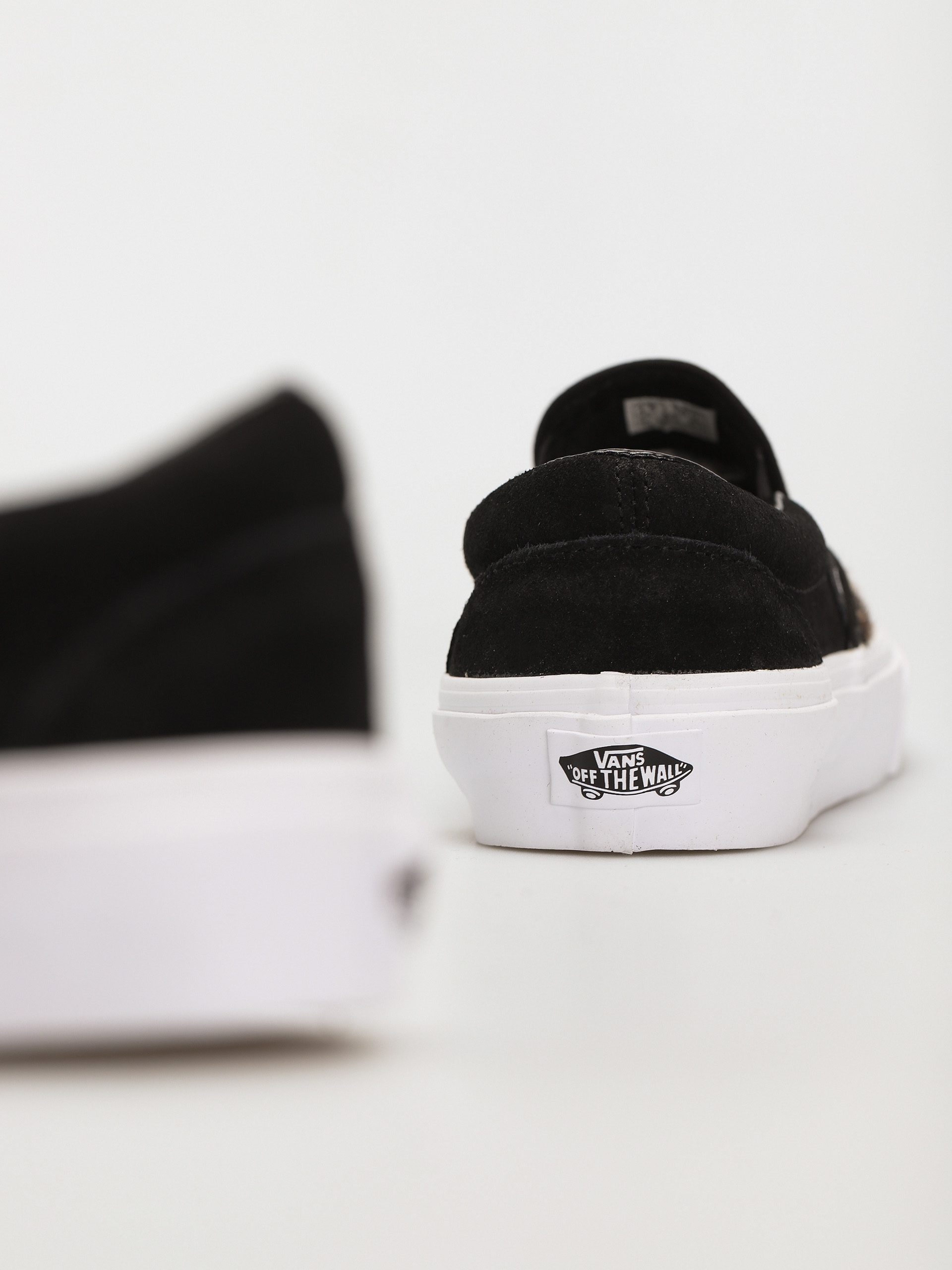 Vans Classic Slip On Shoes (soft suede/black/tiger)
