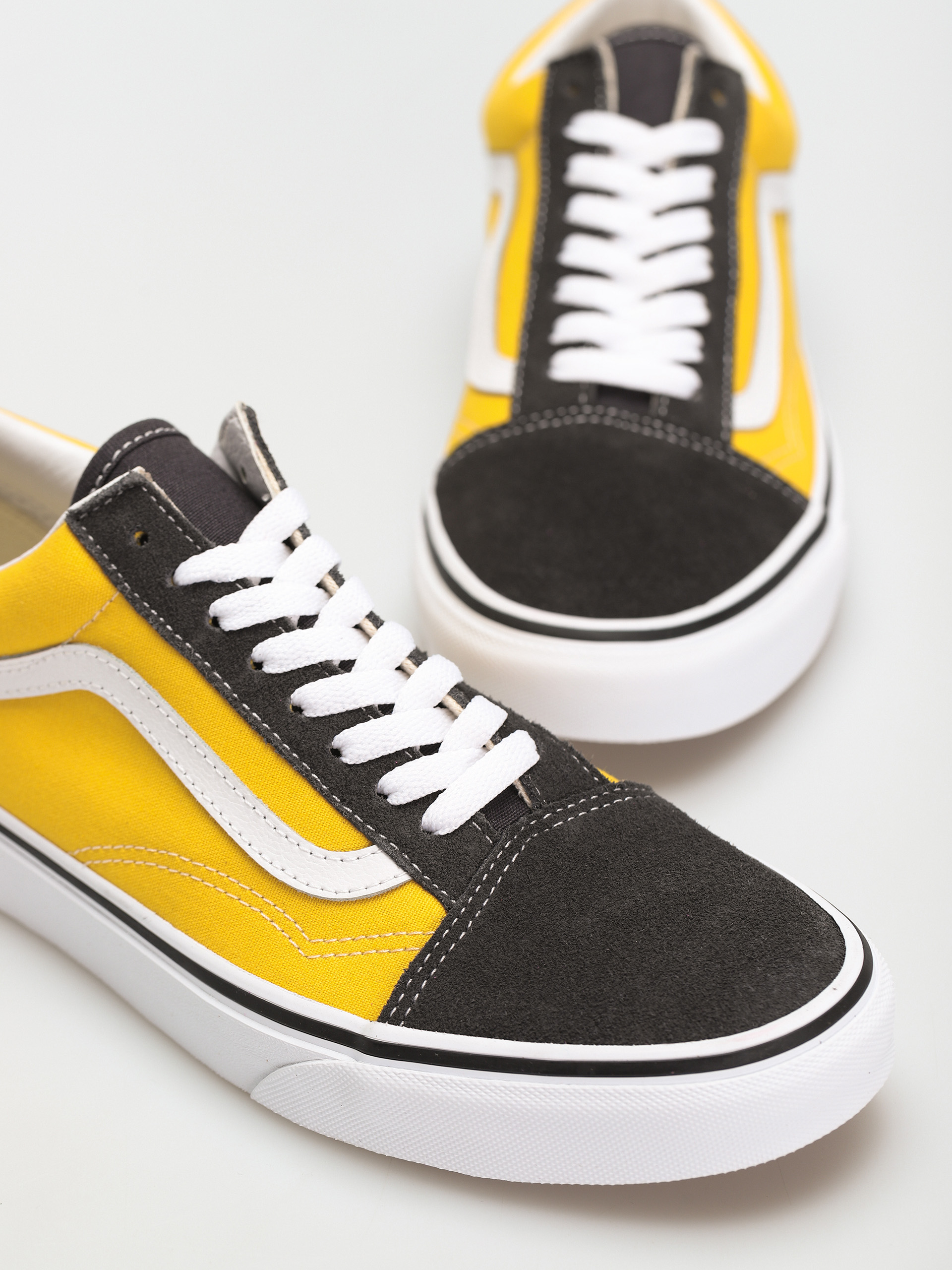 Vans Old Skool Shoes (utility pop/raven/freesia)