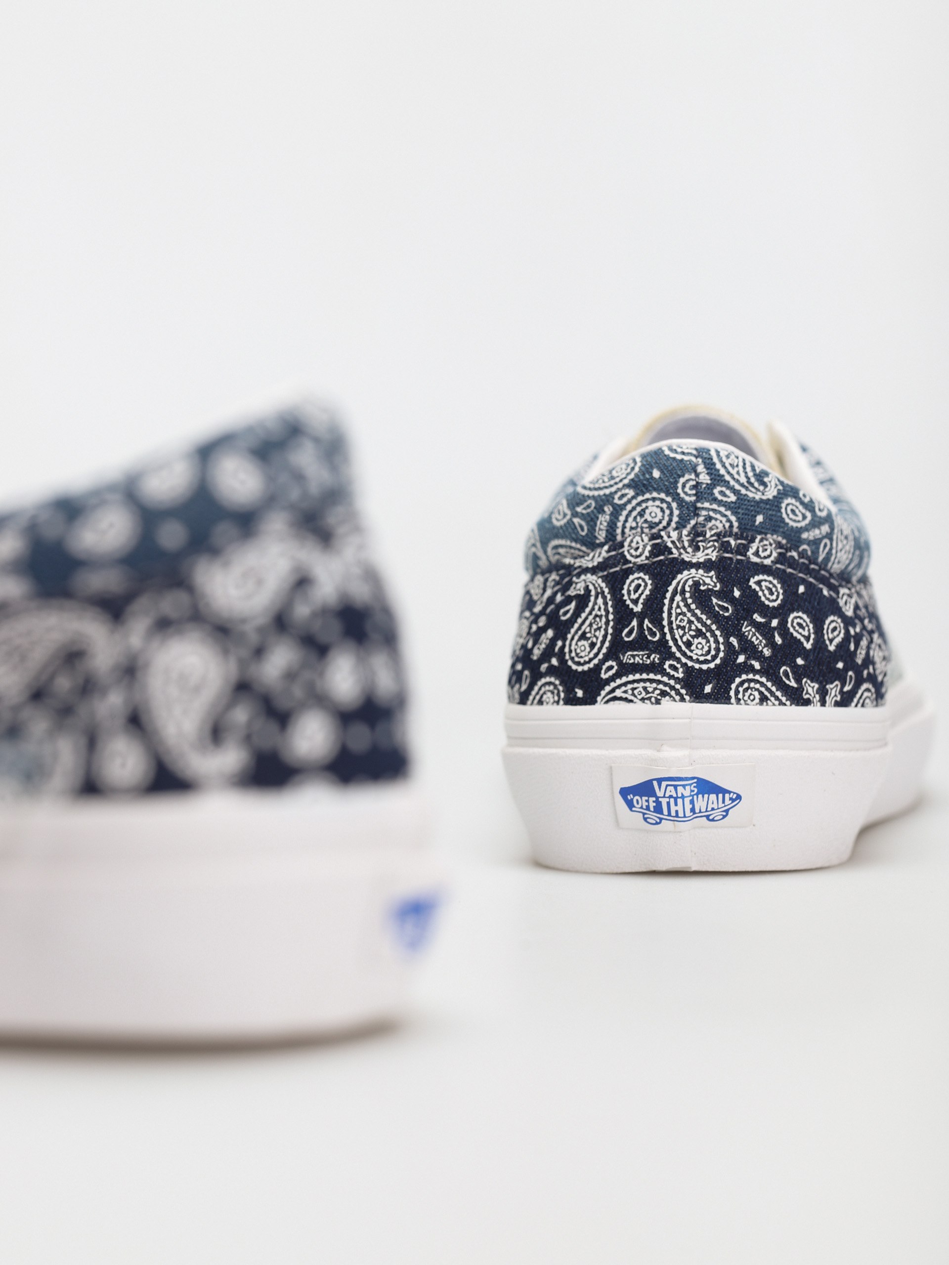 Vans Bold Ni Shoes (bandana/multi/true white)