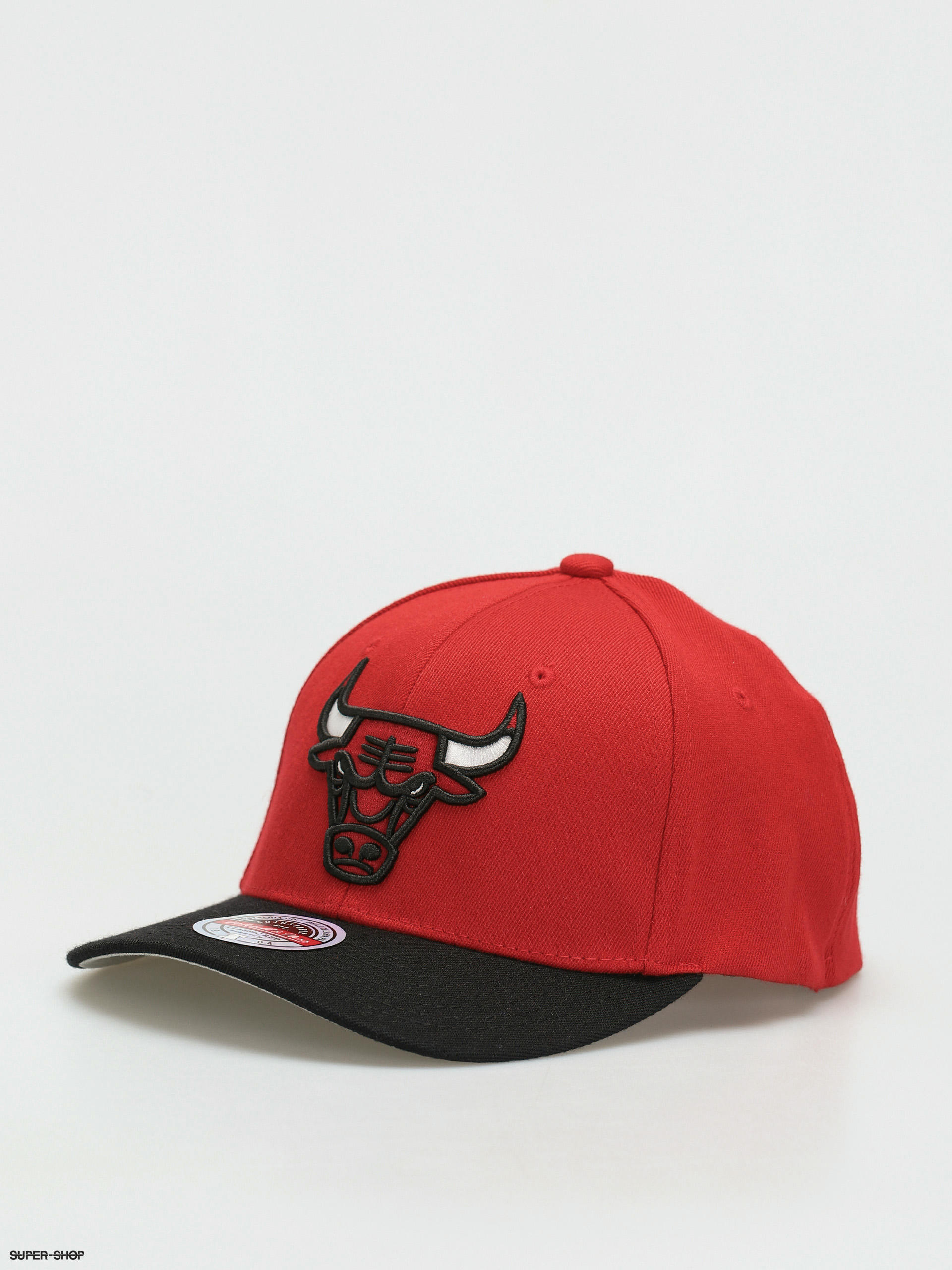 red and black bulls snapback