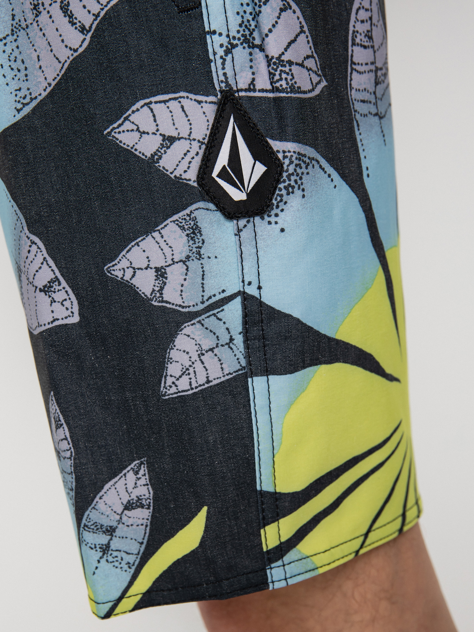 Volcom Sunder Stoney 19 Boardshorts (black)
