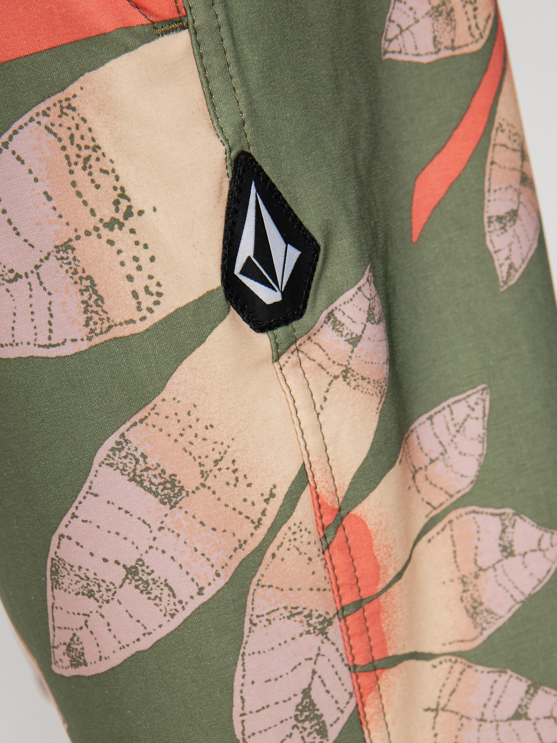 Volcom Sunder Stoney 19 Boardshorts (martini olive)