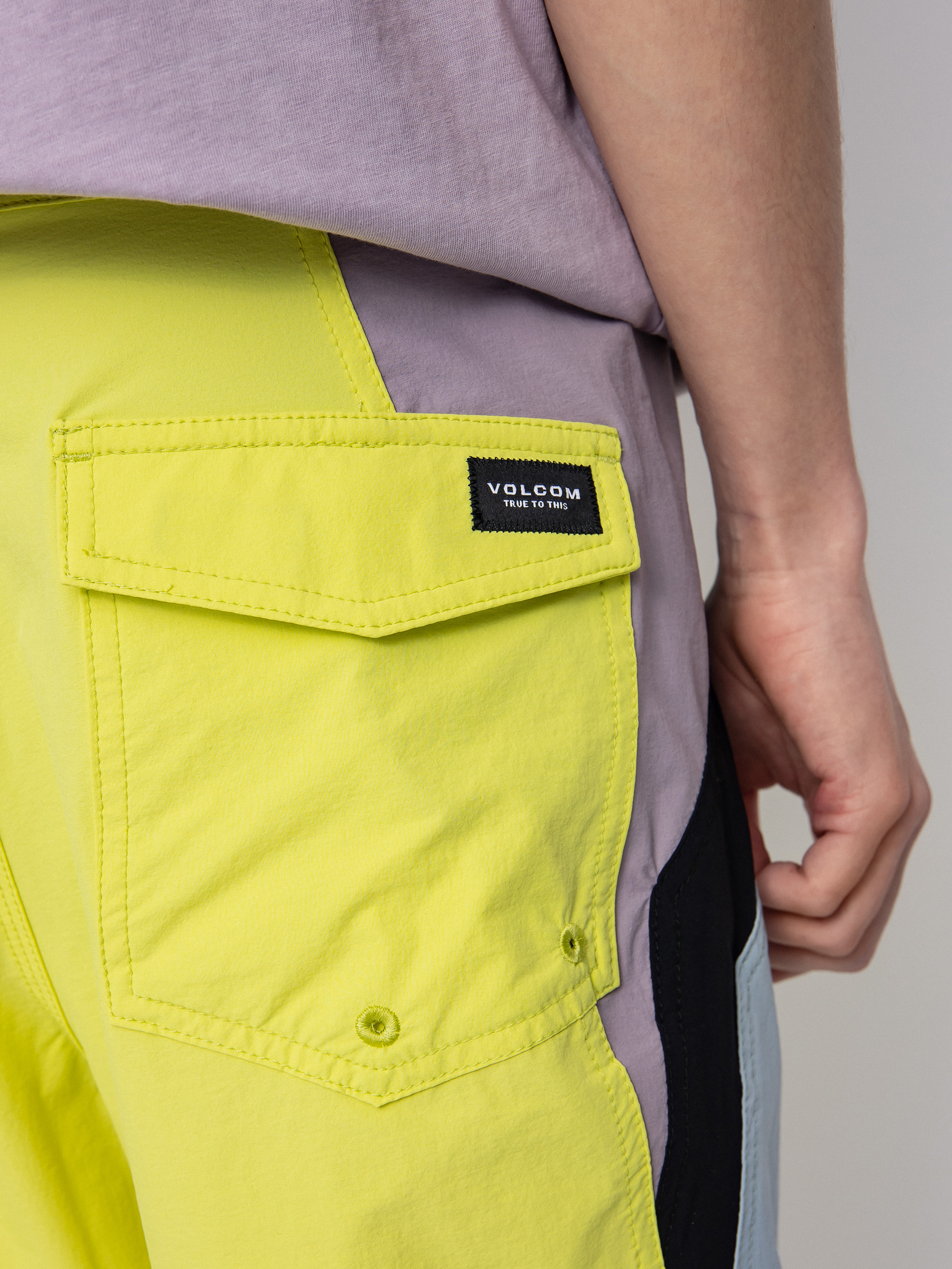 Volcom Surf Vitals Noa Deane Lib 20 Boardshorts (limeade)