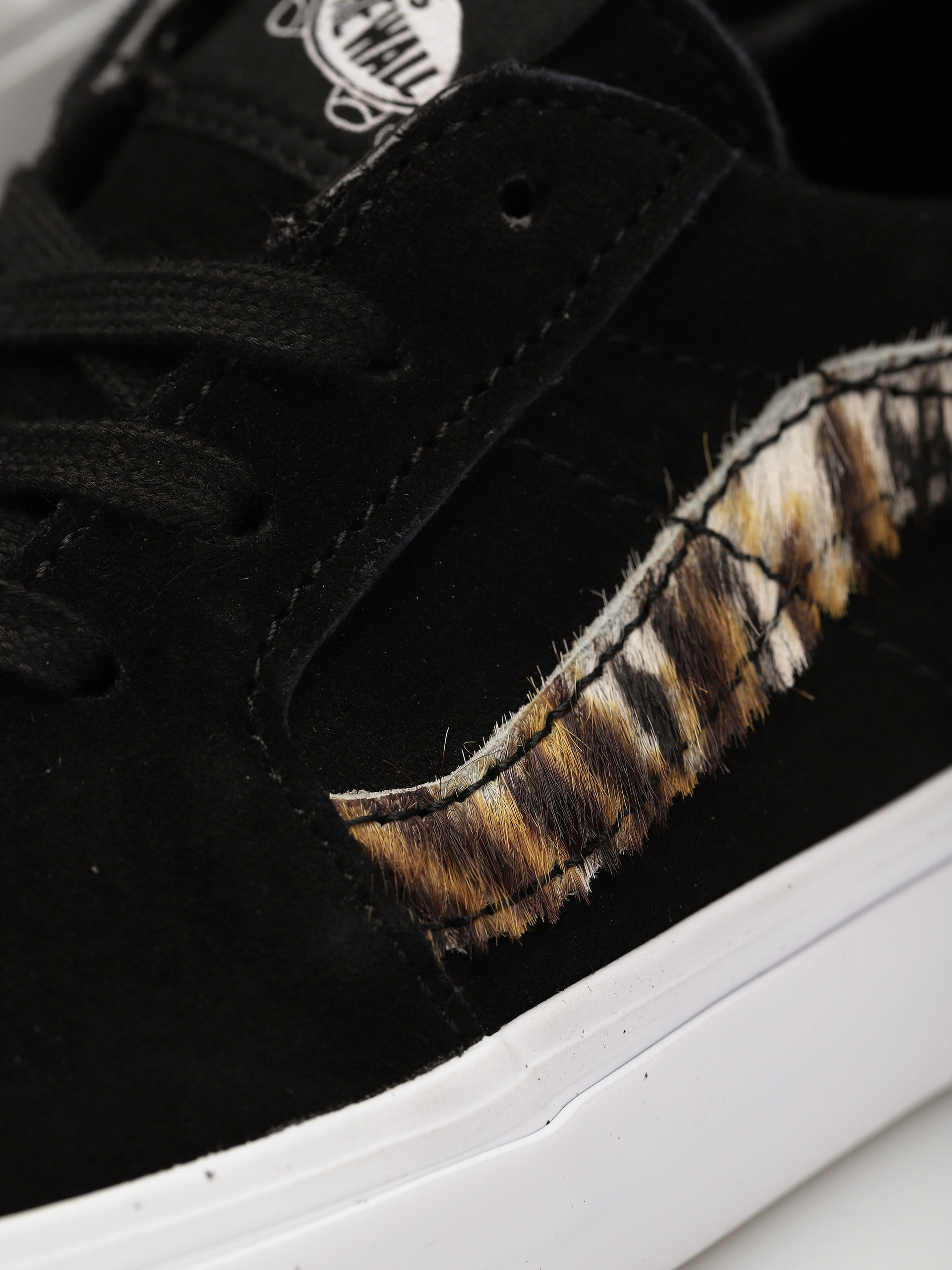 Vans Sk8 Low Schuhe soft suede black tiger