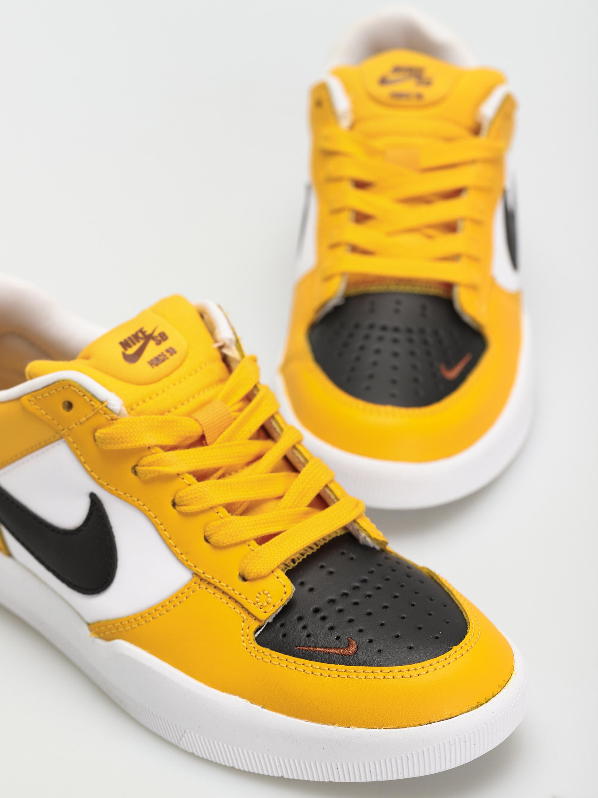 Nike SB Force 58 Premium Shoes (university gold/black white pecan)