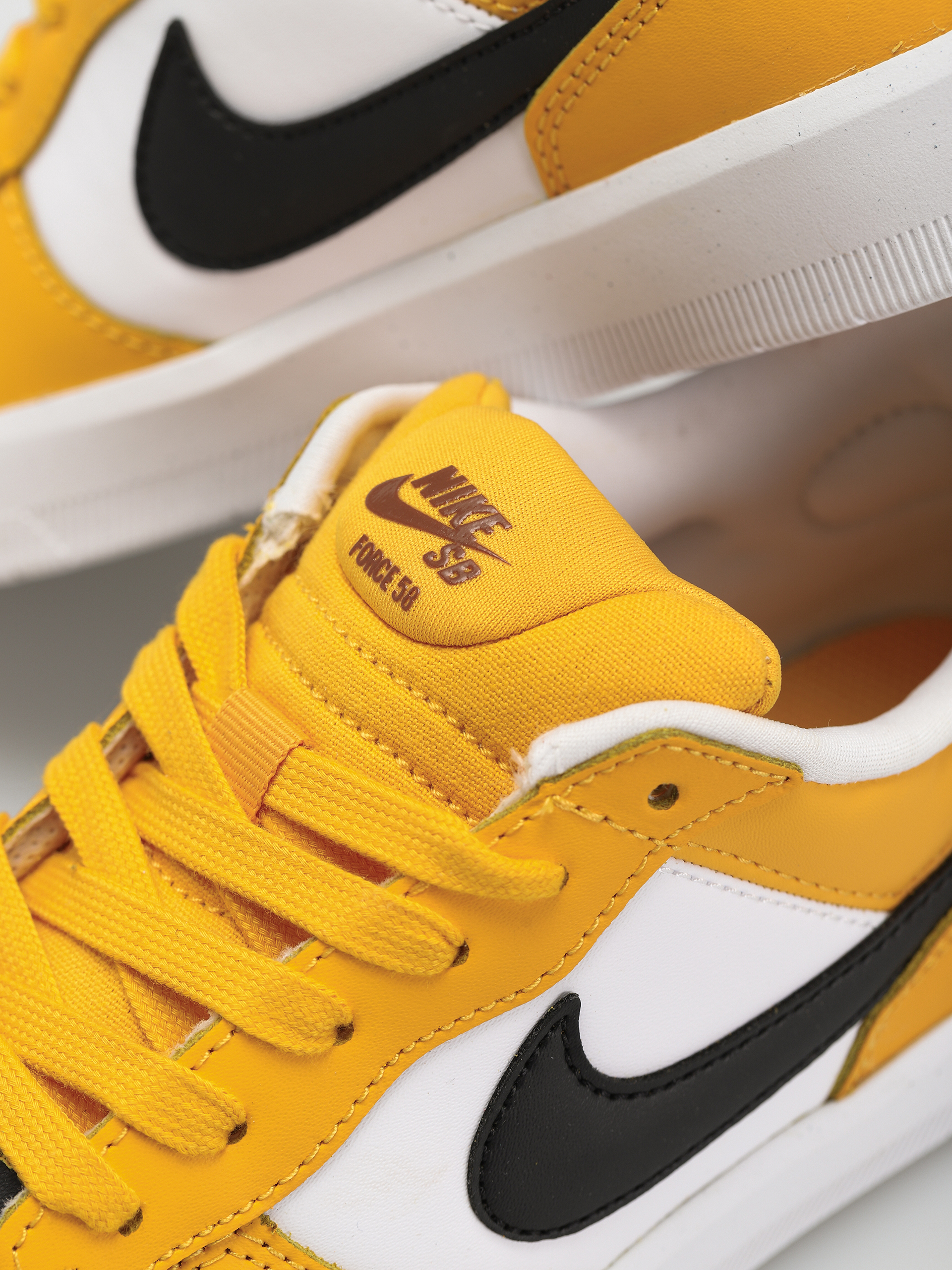 Nike SB Force 58 Premium Shoes (university gold/black white pecan)