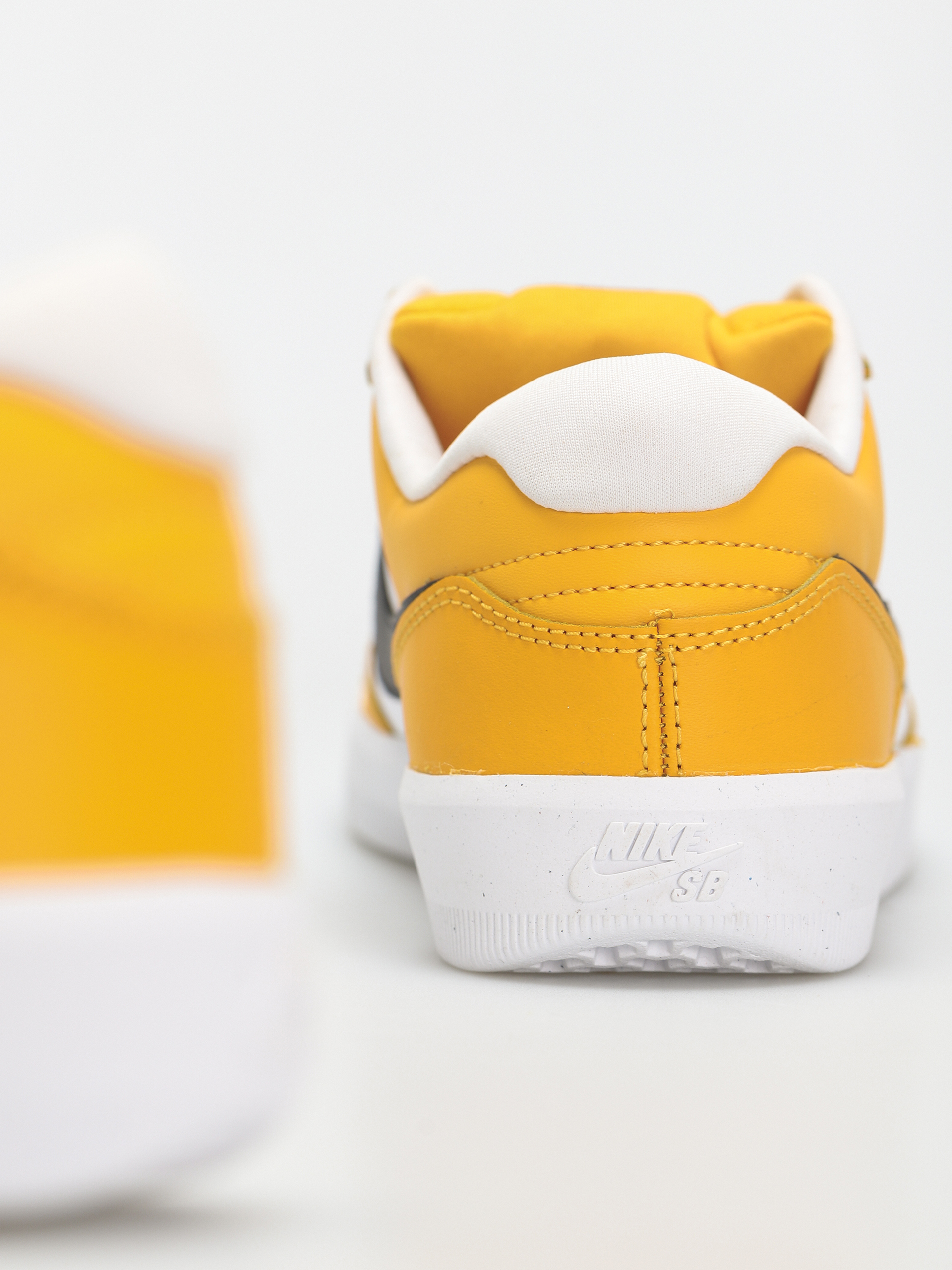 Nike SB Force 58 Premium Shoes (university gold/black white pecan)