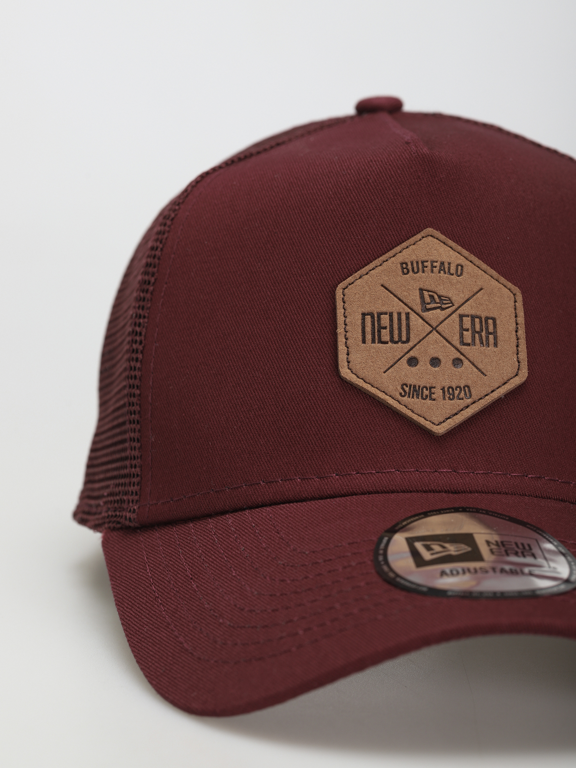 New Era Heritage Patch 9Forty Trucker Cap (maroon)