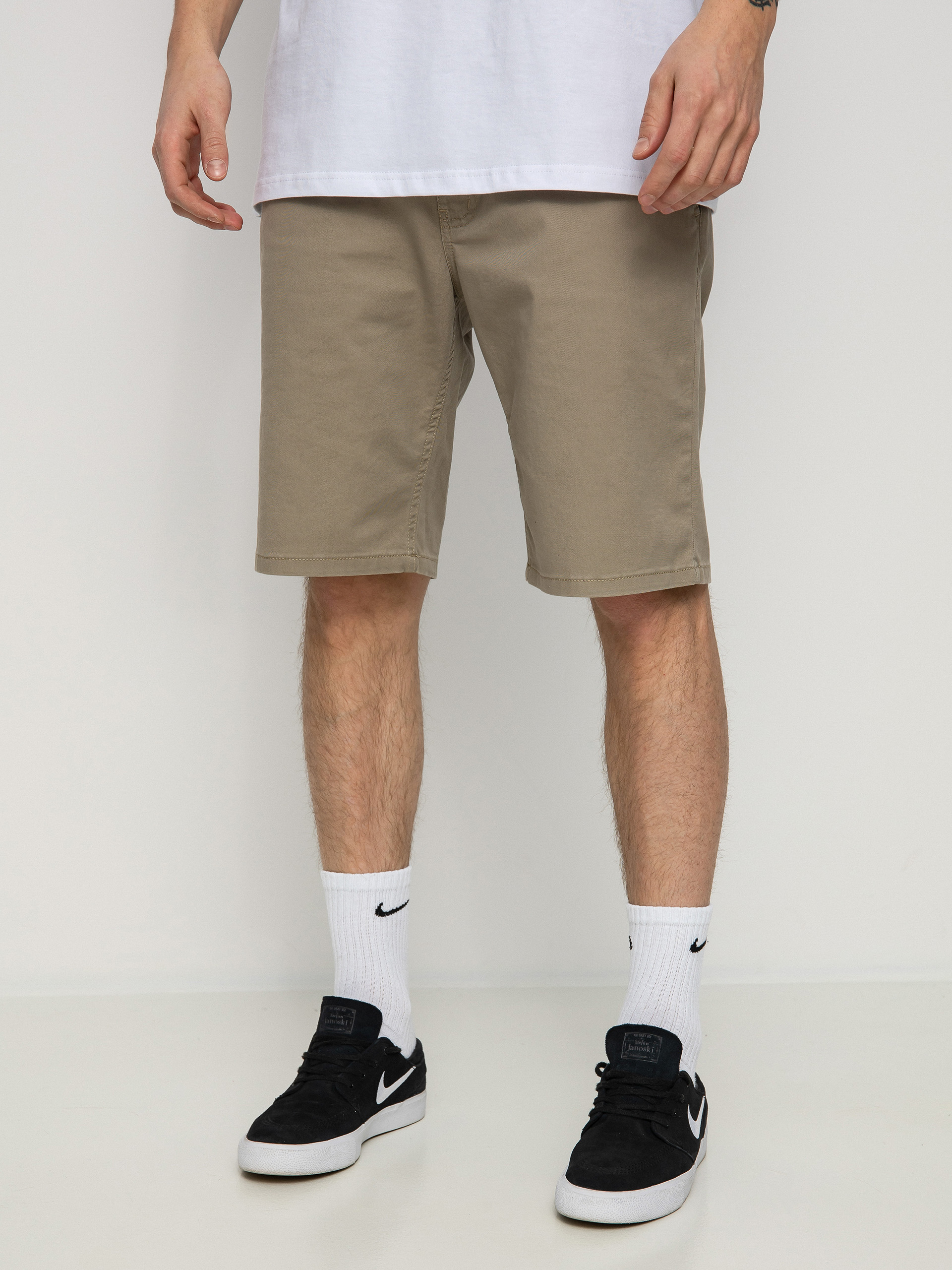 bermudas color beige