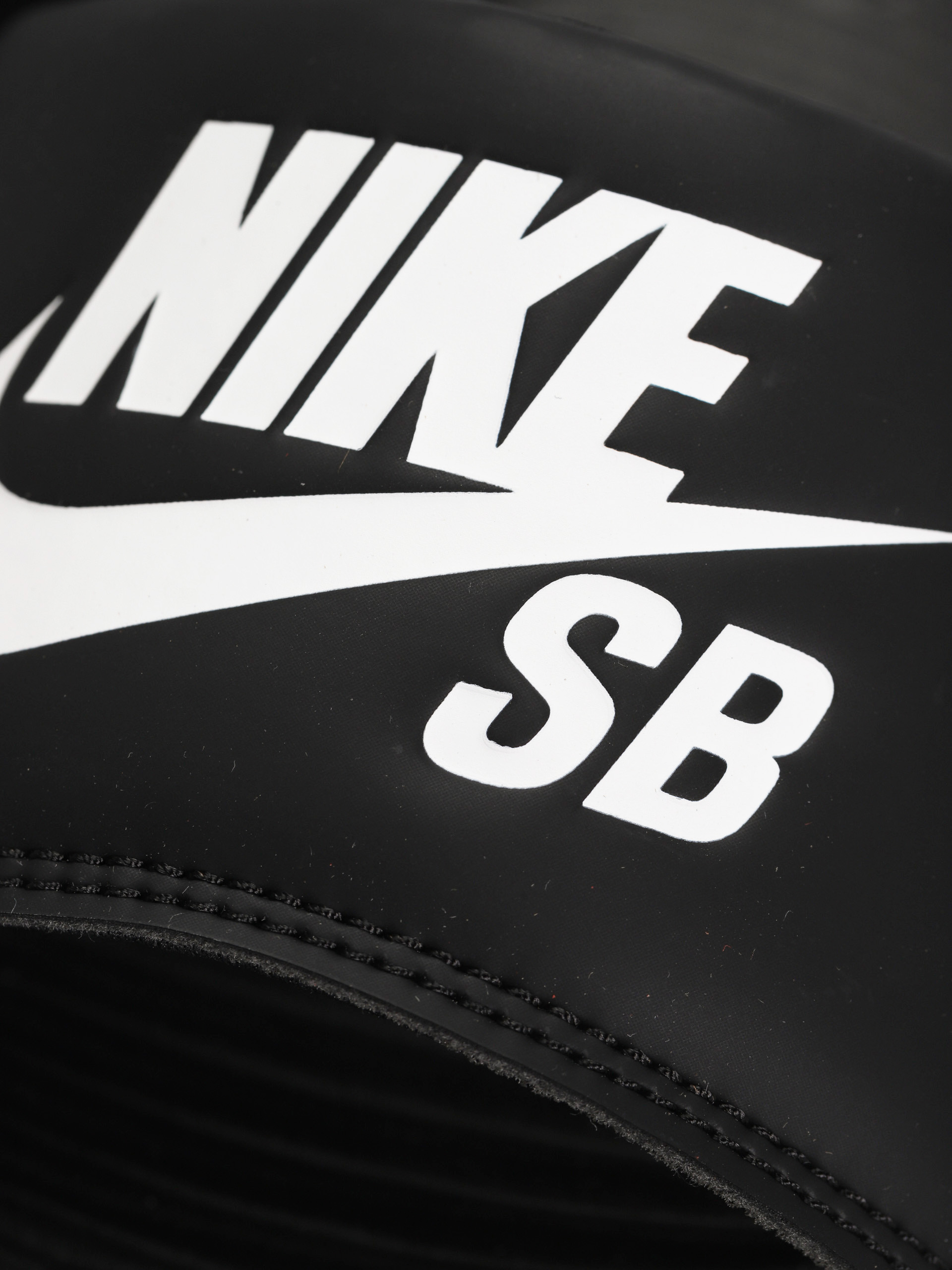 black and white nike flip flops