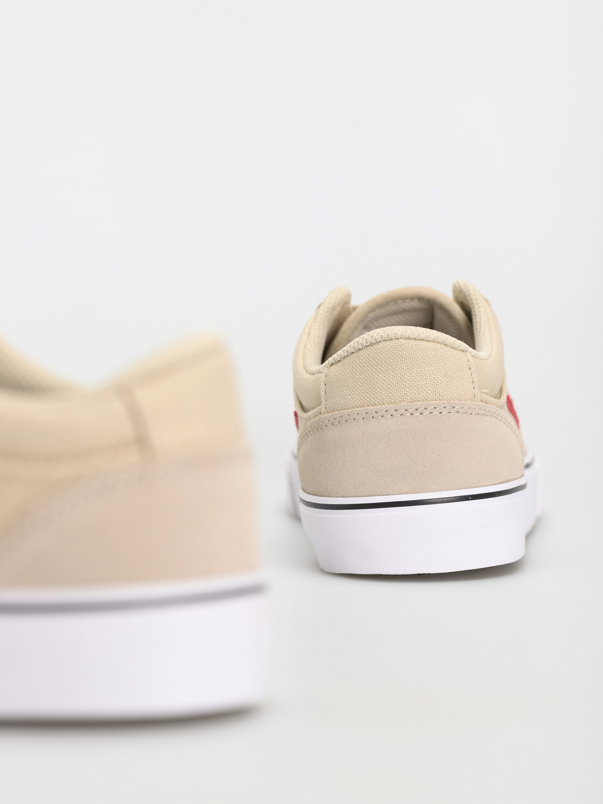 Nike SB Chron 2 Shoes (rattan/university red rattan sail)