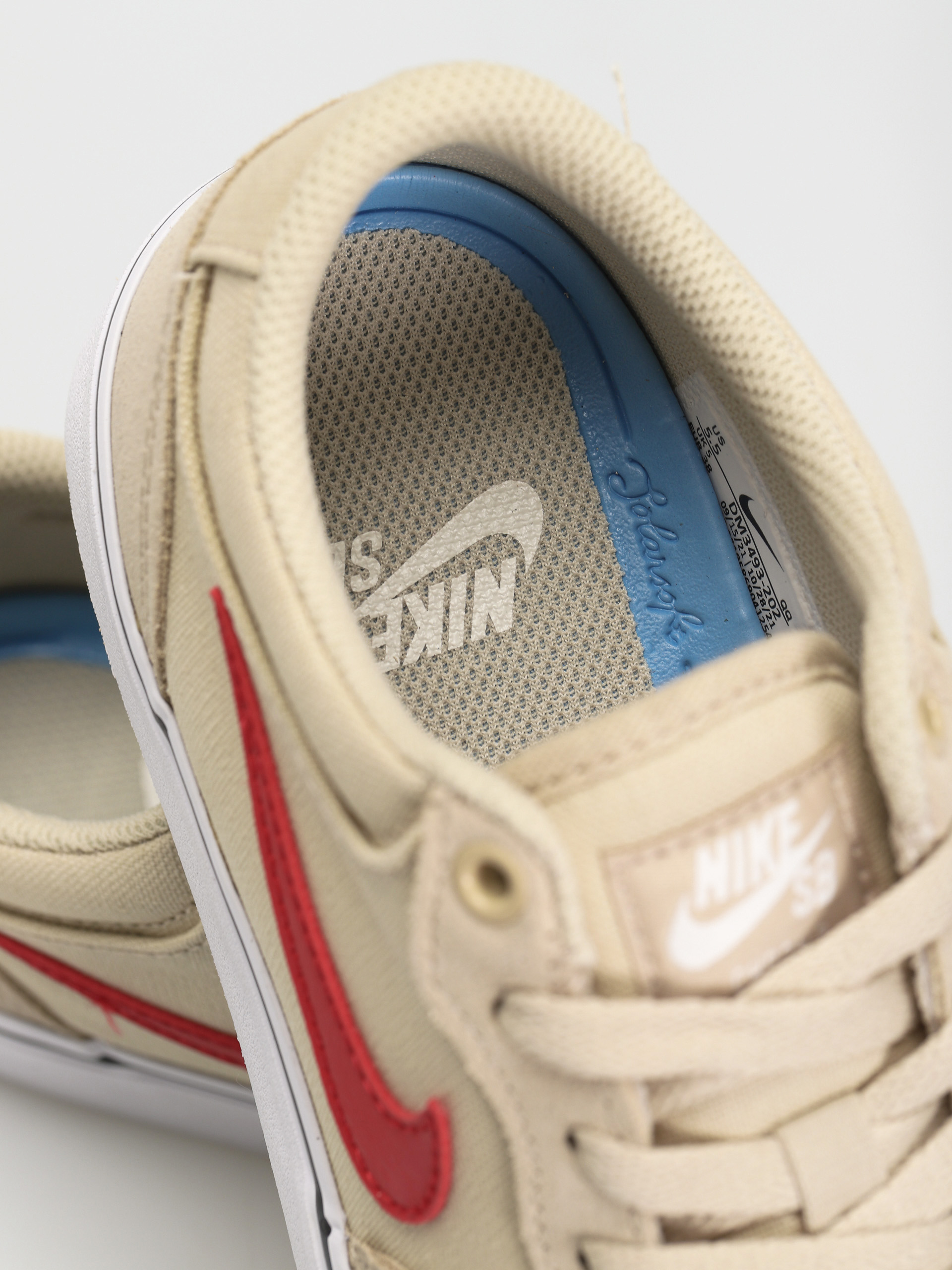 Nike SB Chron 2 Shoes (rattan/university red rattan sail)