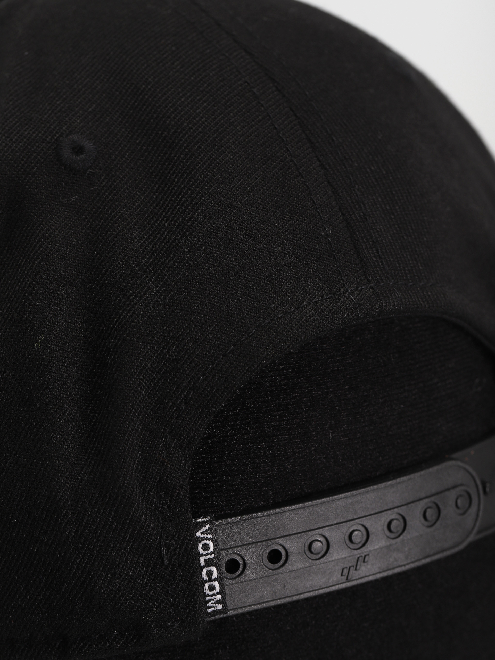 Volcom Lurch 110 Snapback Cap (black)
