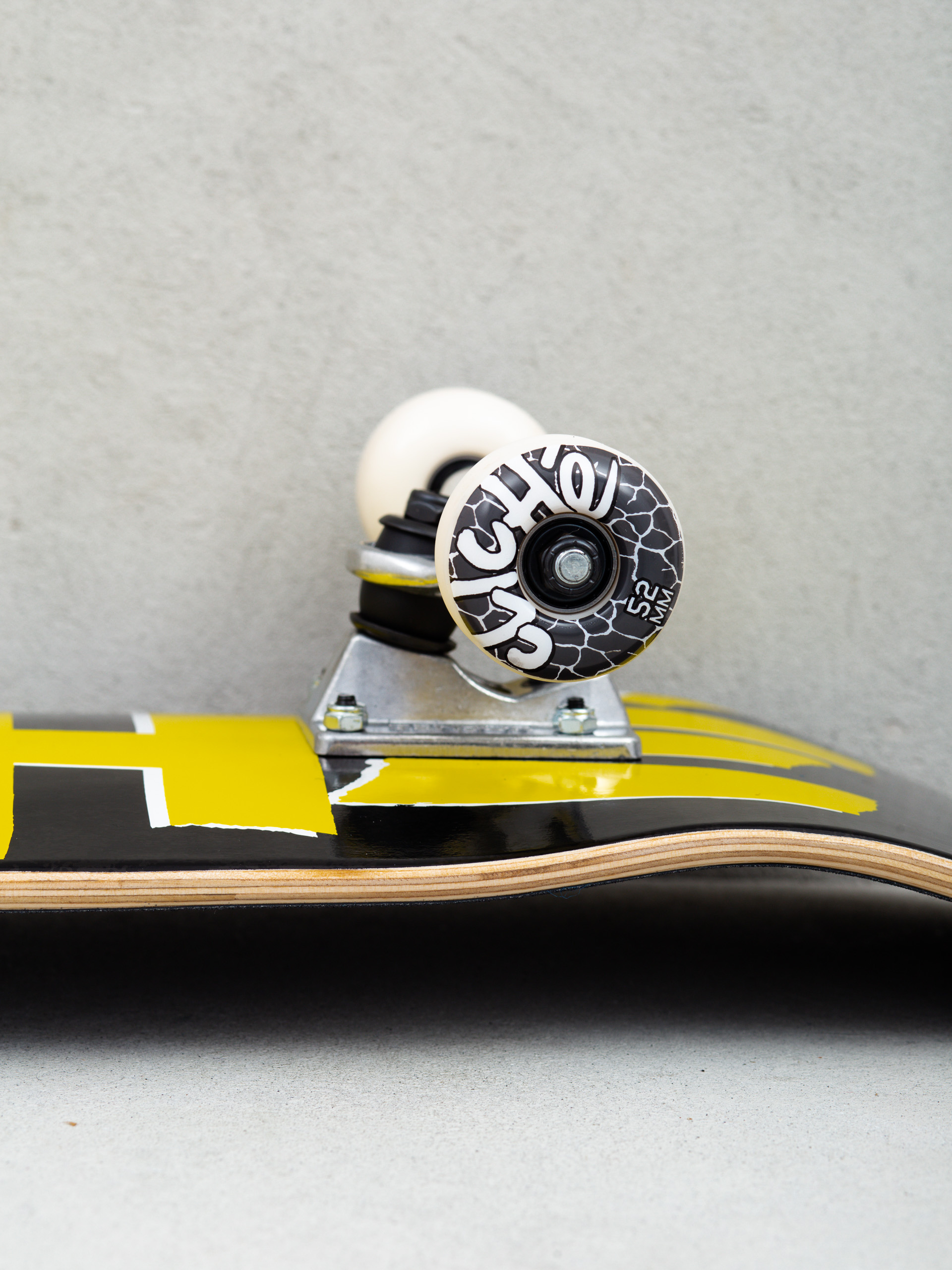 Cliche Scotch Skateboard (black/yellow)