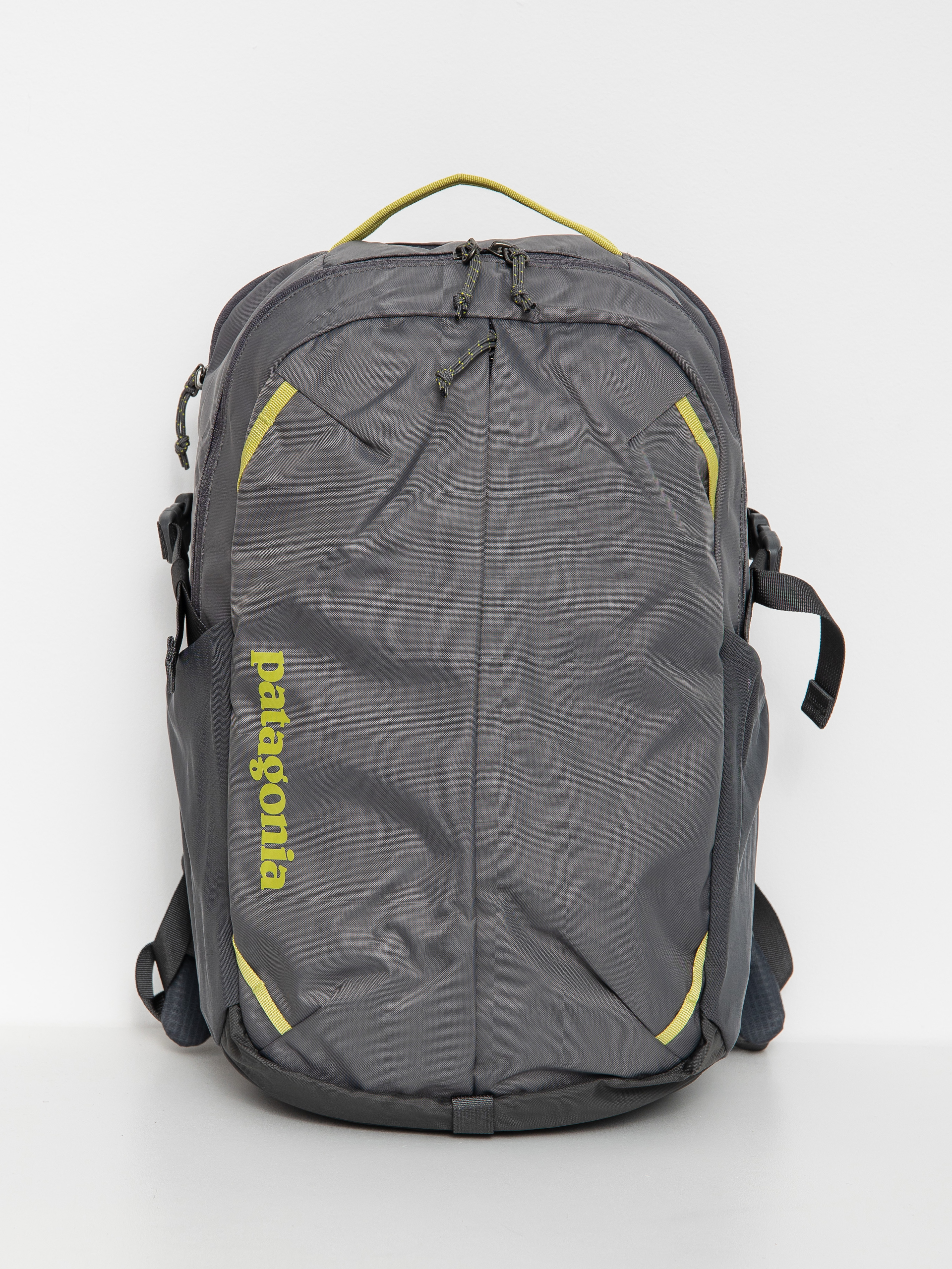 Patagonia Refugio Day Pack 26L Backpack (forge grey)