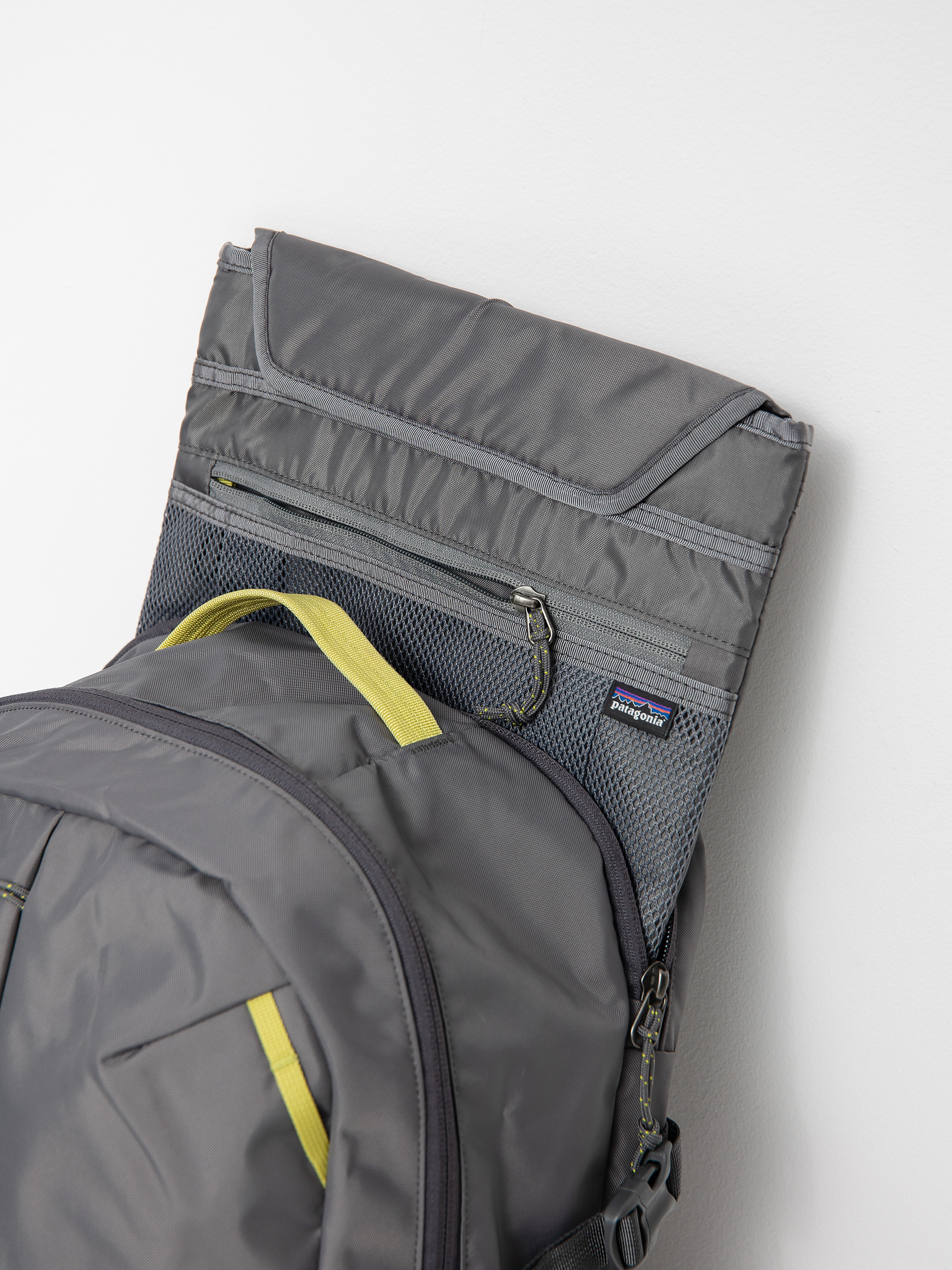 Patagonia Refugio Day Pack 26L Backpack (forge grey)