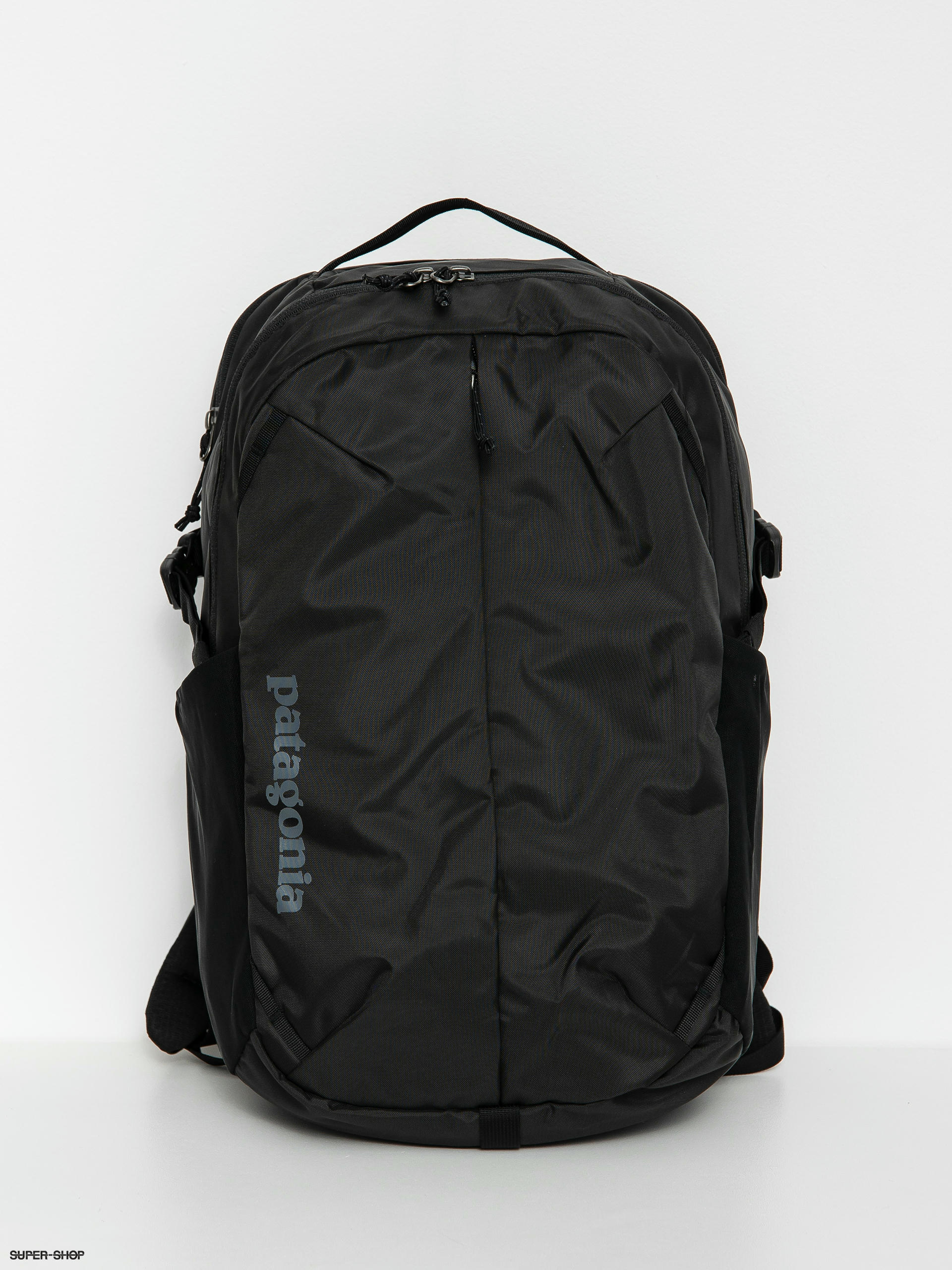 Patagonia Refugio Day Pack 26L Backpack (black)