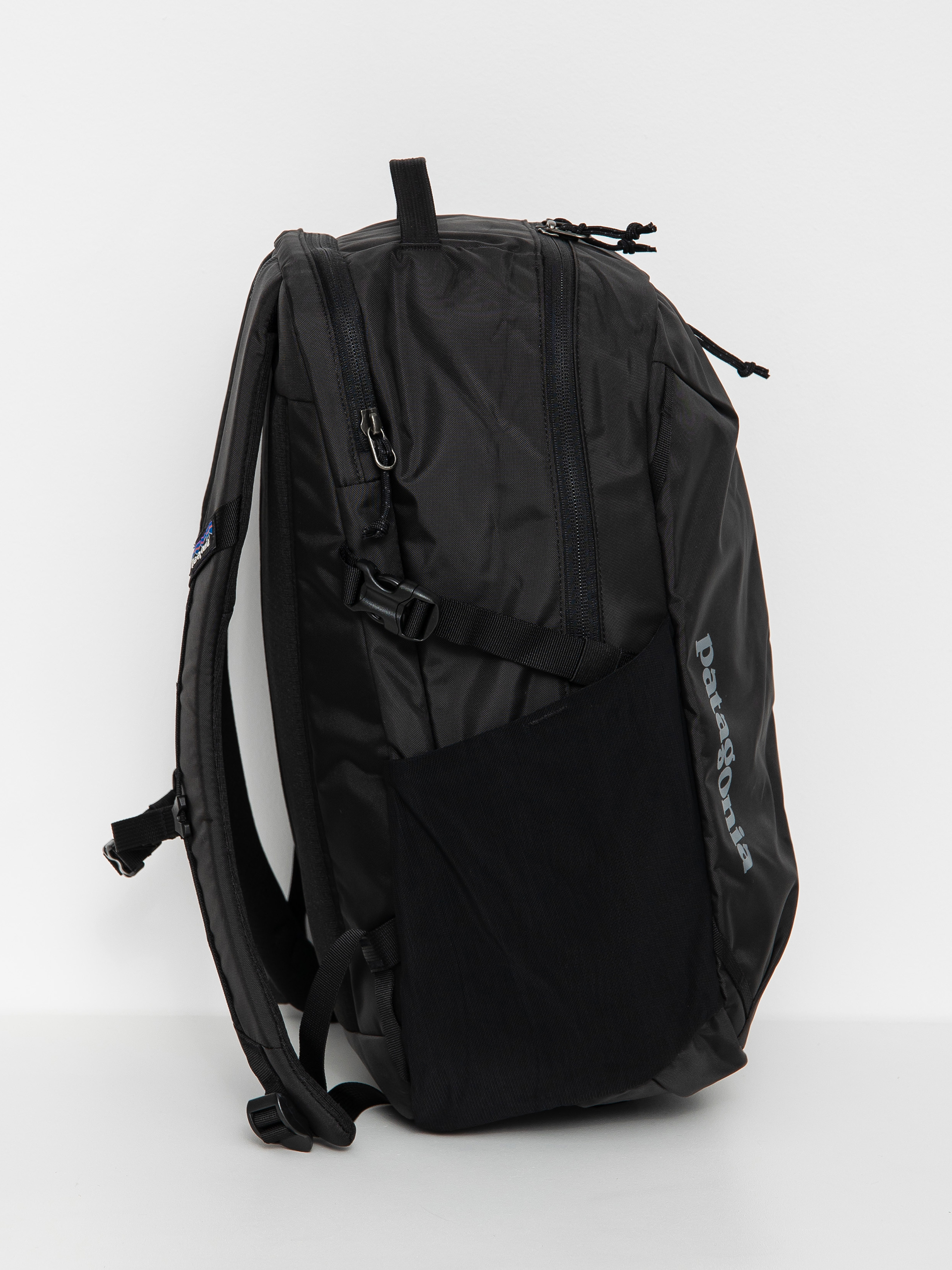 Patagonia Refugio Day Pack 26L Backpack (black)