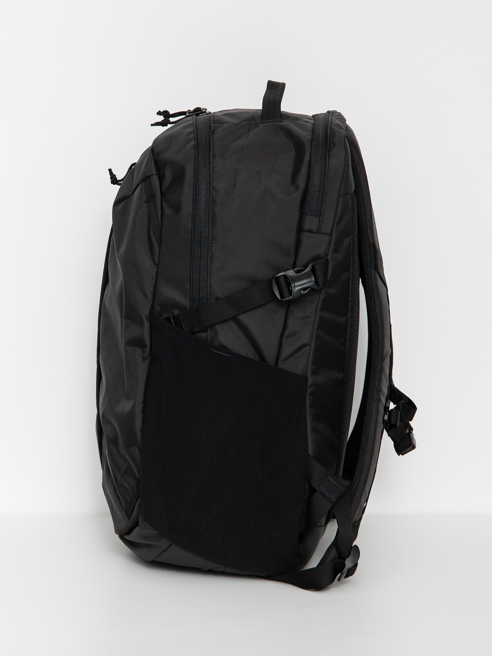 Patagonia Refugio Day Pack 26L Backpack (black)