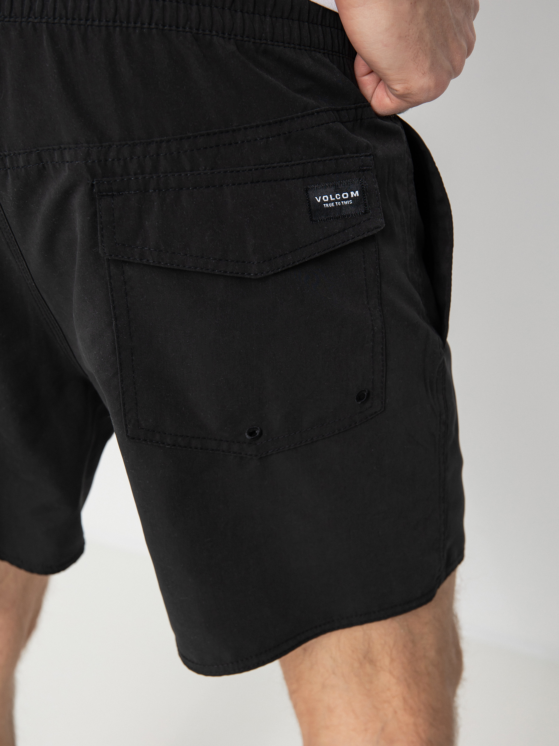 Volcom Lido Solid Trunk 16 Boardshorts (black)