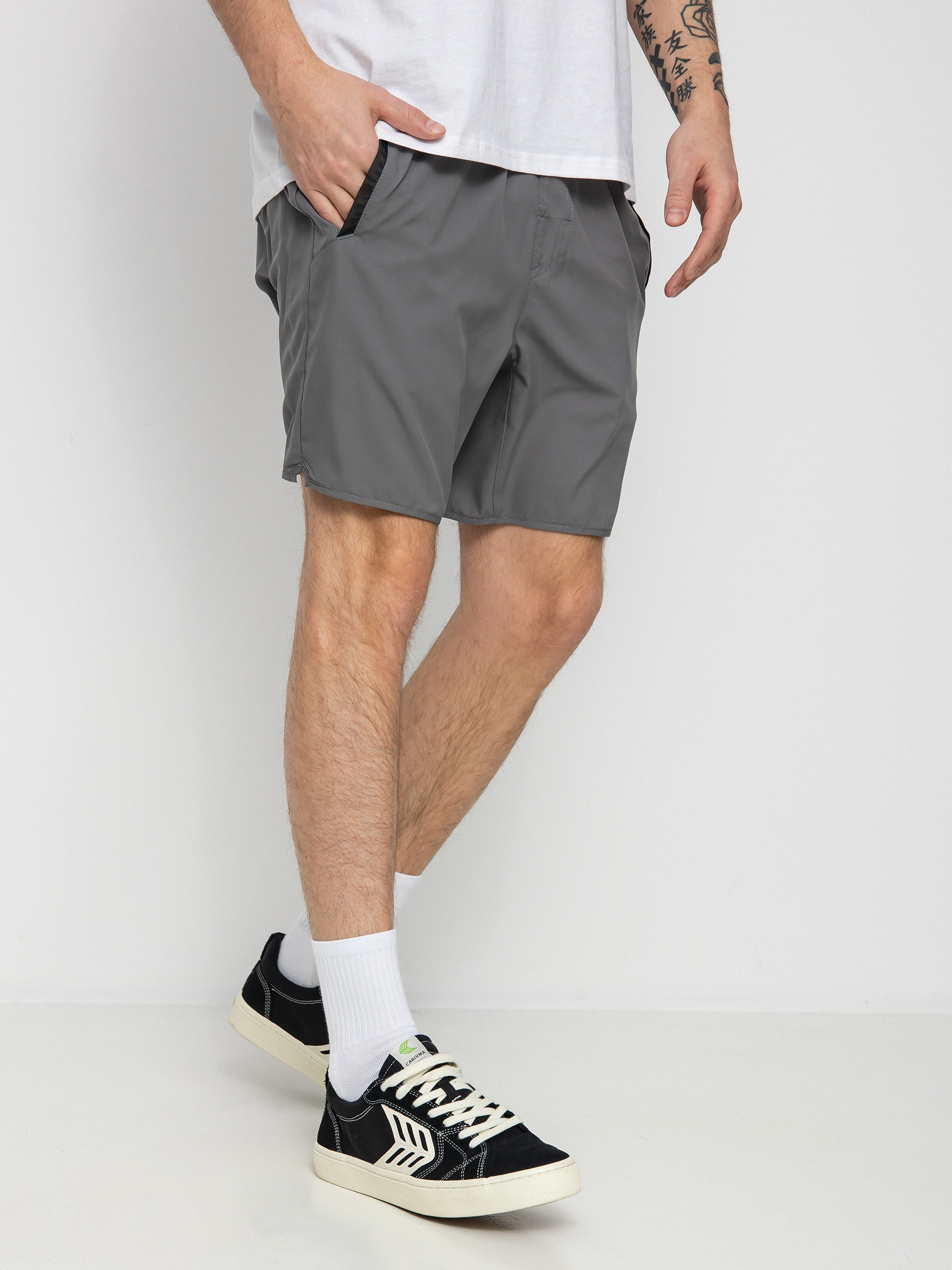 RVCA Yogger IV Shorts (black gold frm 