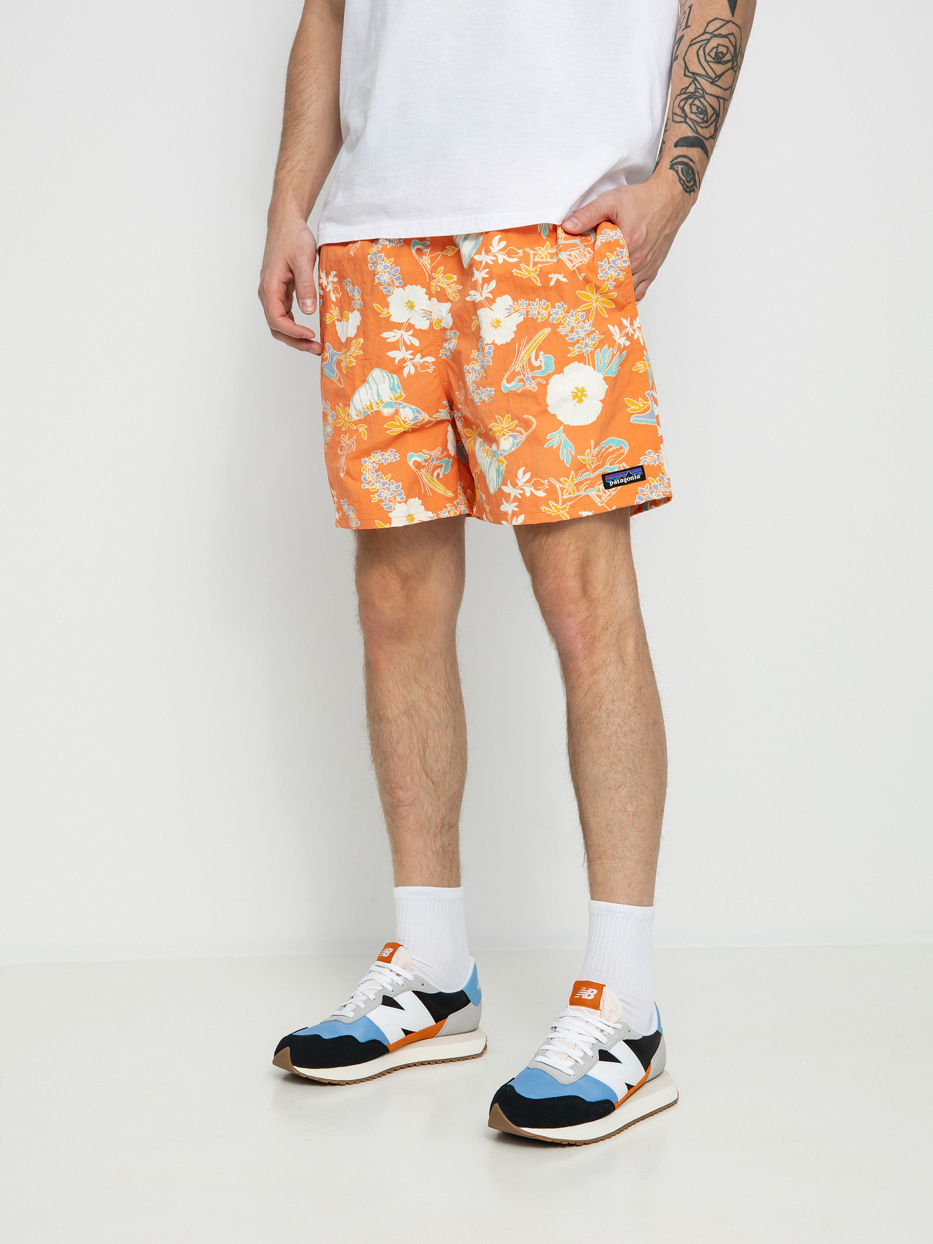Patagonia Baggies Shorts 5 in Shorts (climb hike surf tigerlily orange)