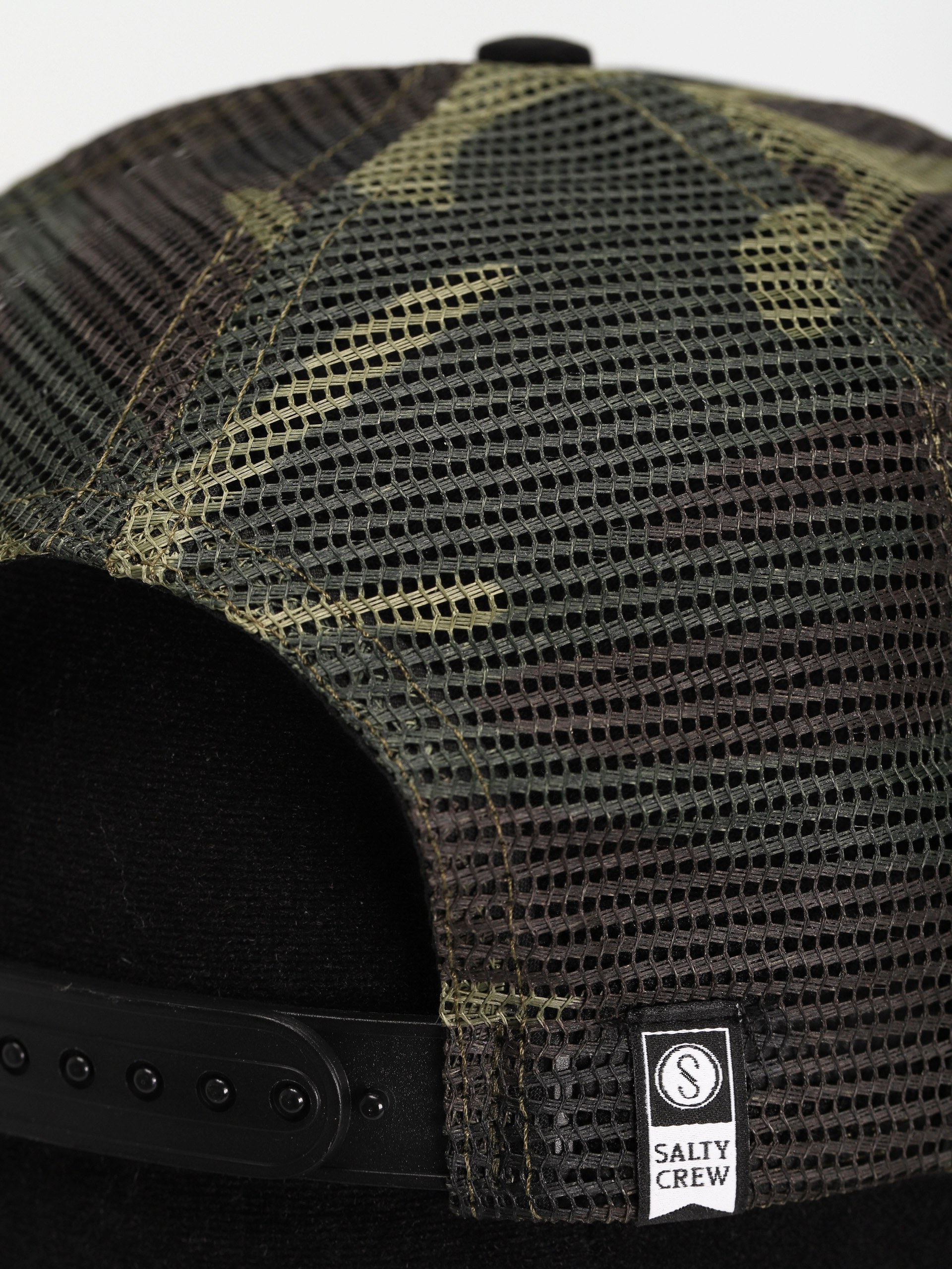 Salty Crew Bass Man Trucker Cap (black camo)