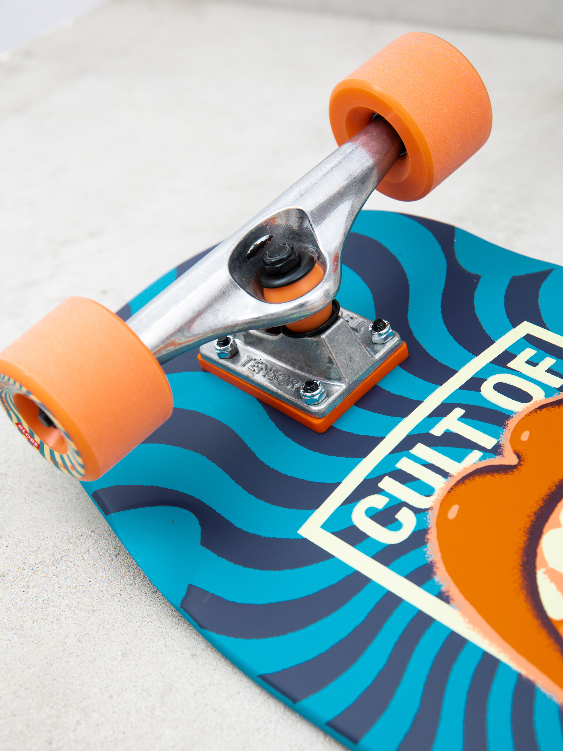 Globe Dealer Cruiser (cult of freedom/blue)