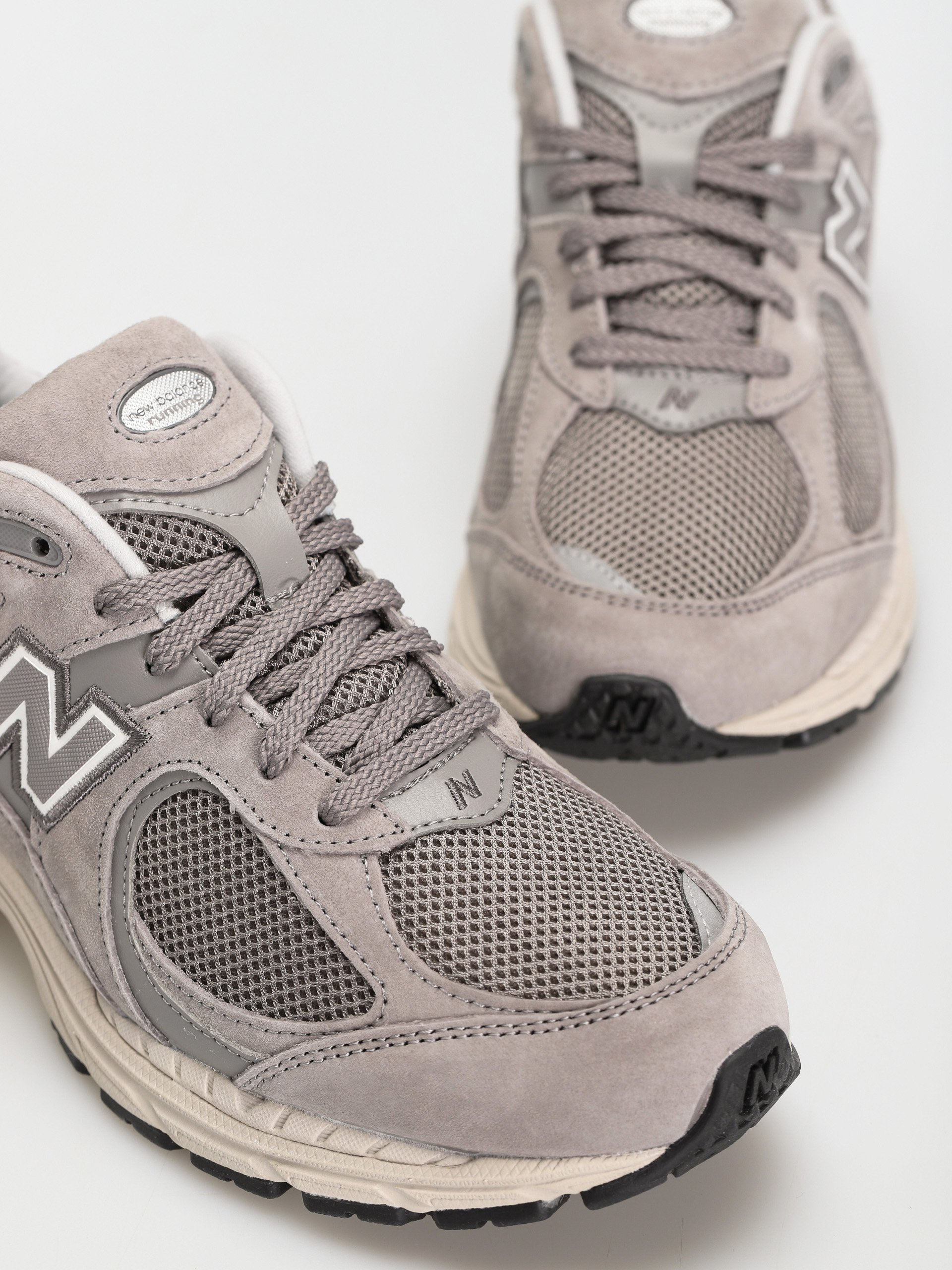 New Balance 2002 Shoes (grey)