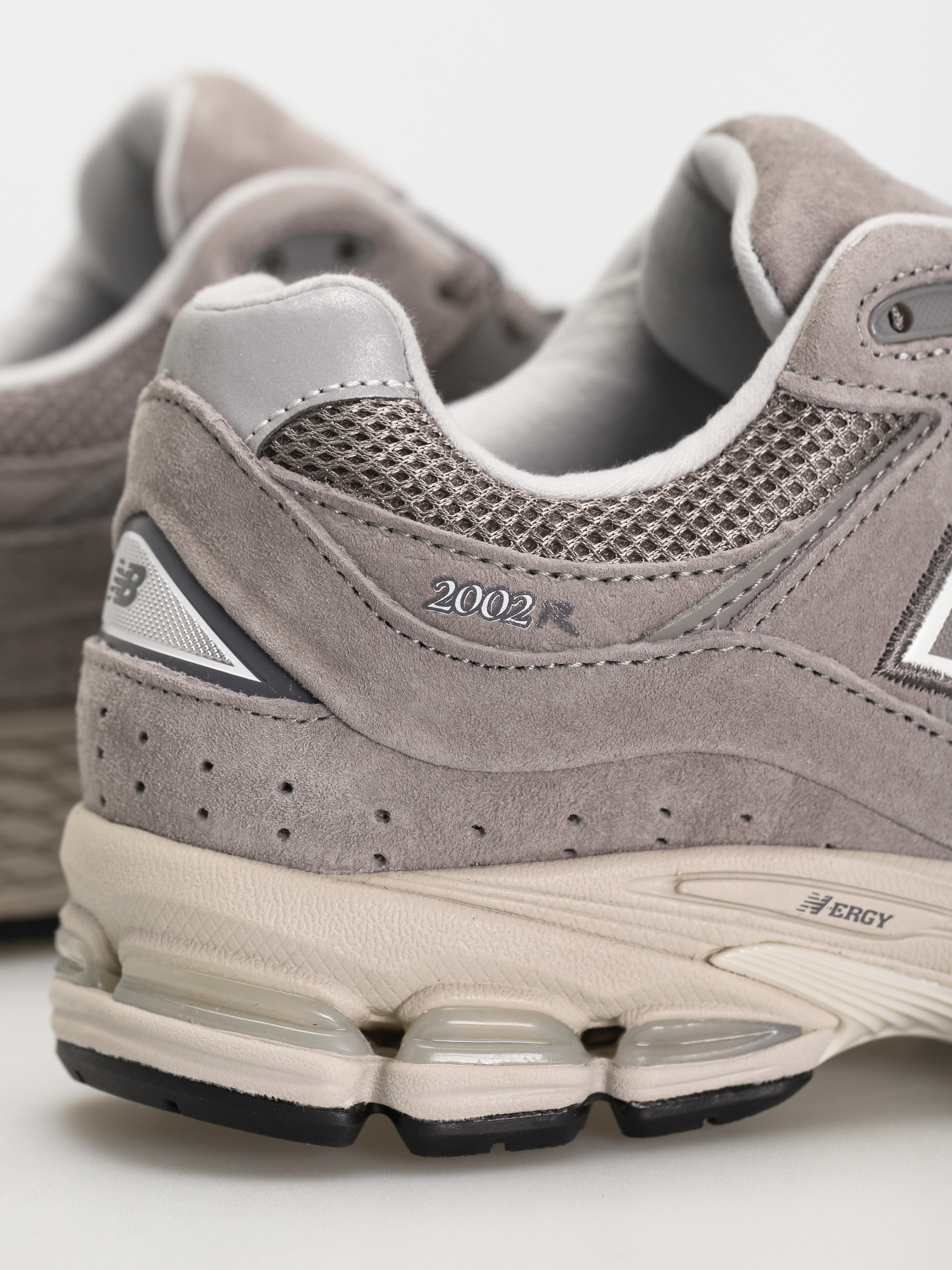 New Balance 2002 Shoes (grey)