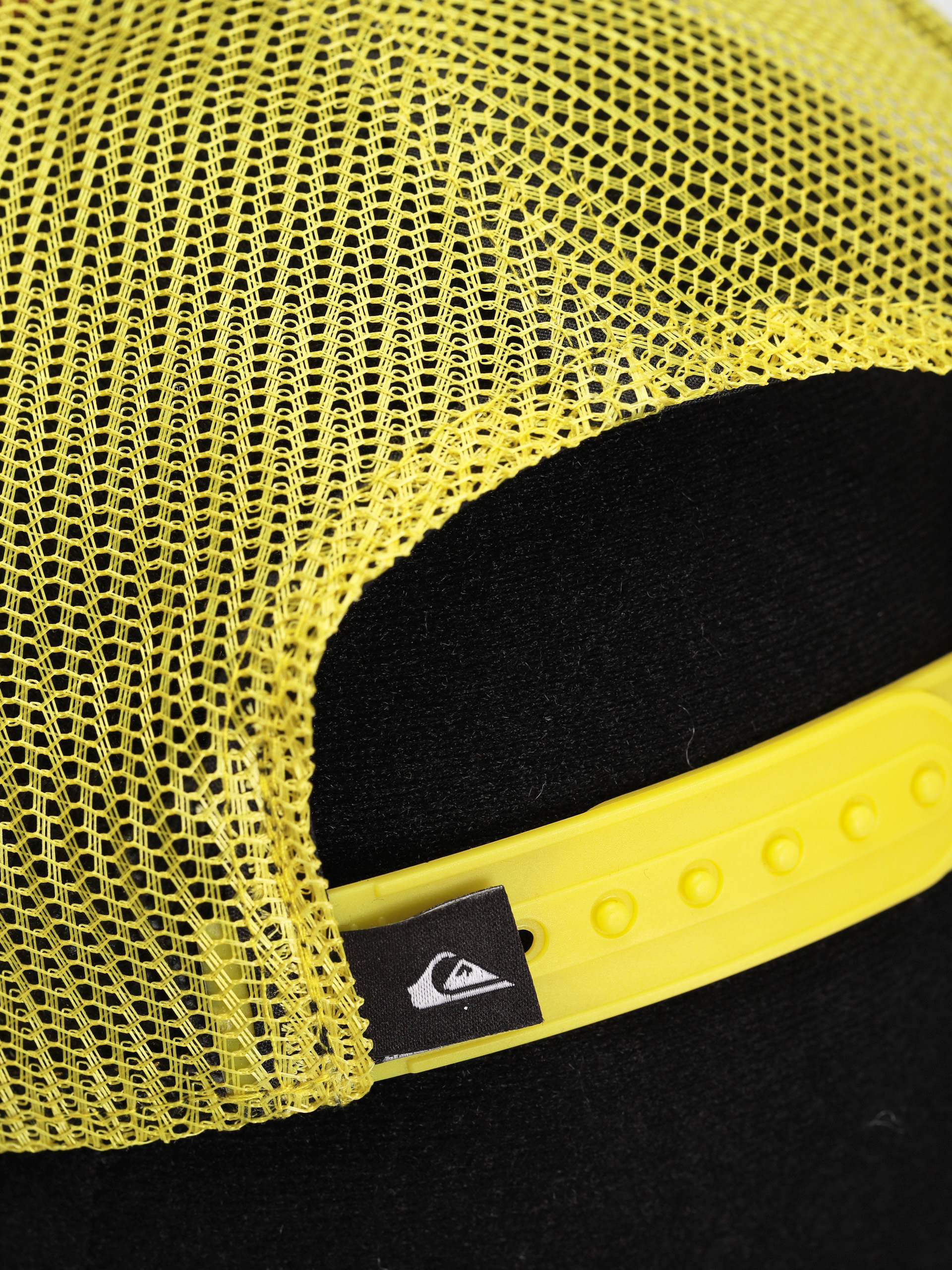 Quiksilver  X Stranger Things Surfer Boy Trucker Cap (lemon zest)