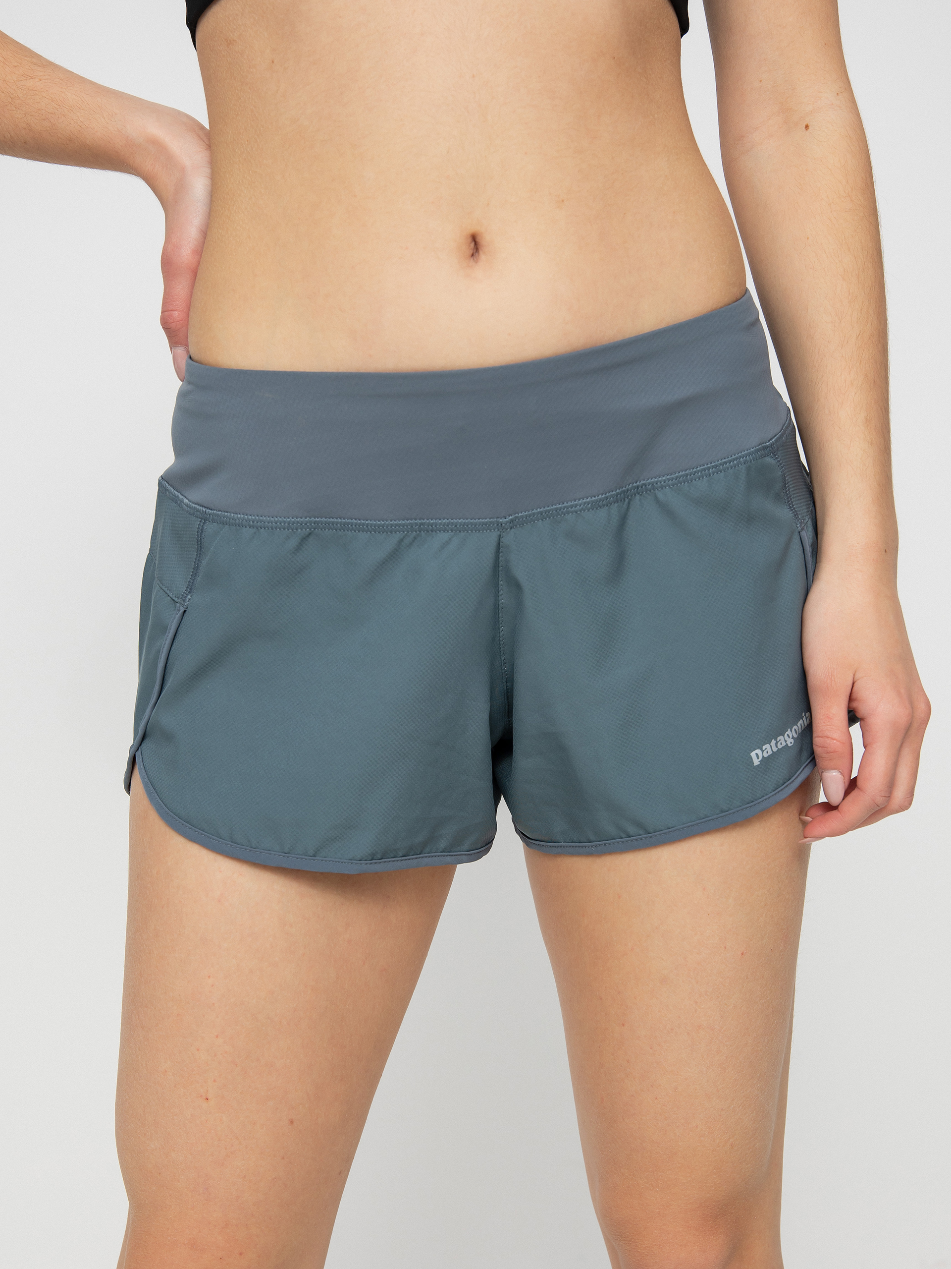 Patagonia Strider 3 1/2 in Shorts Wmn (plume grey)