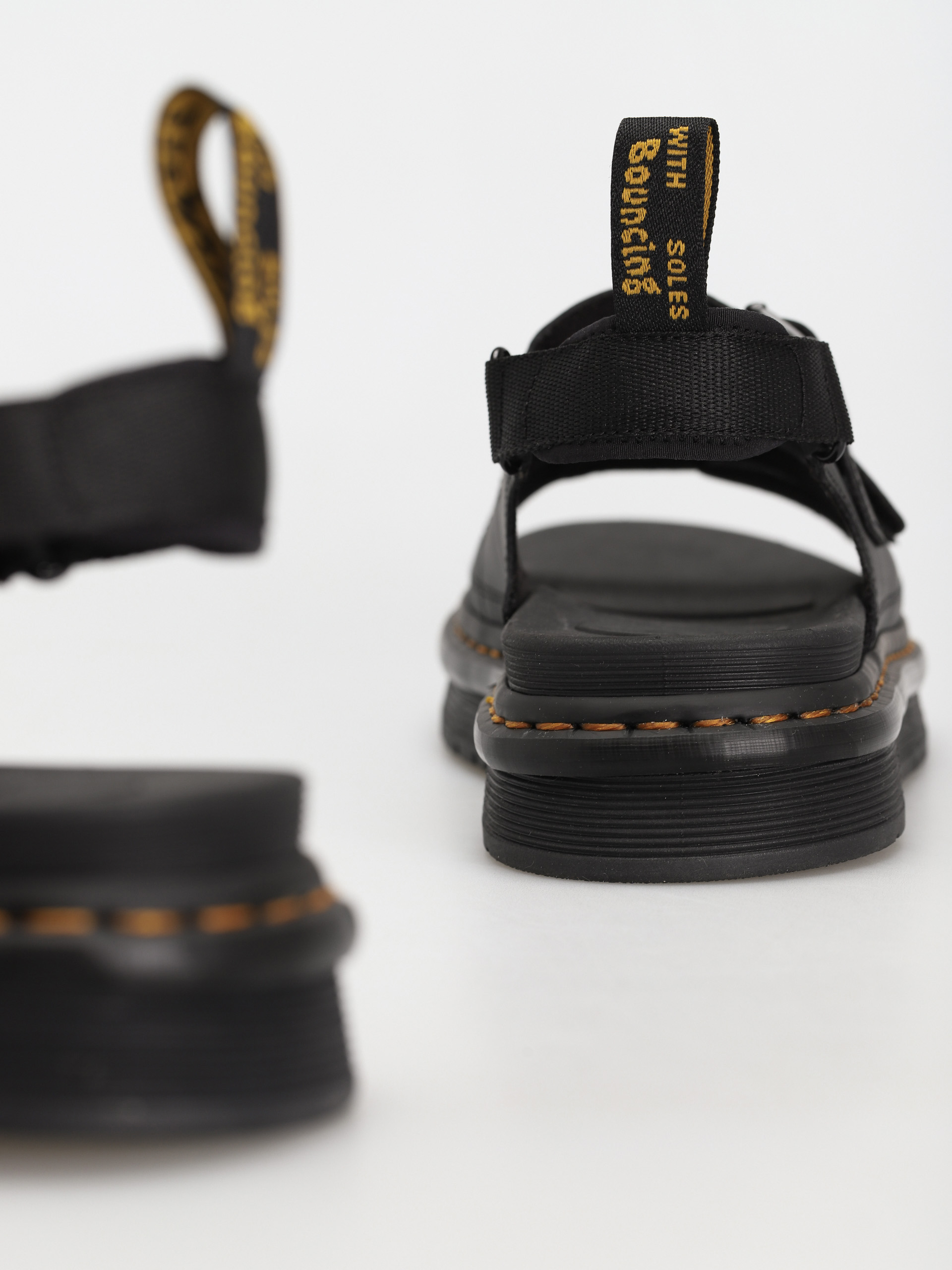Dr. Martens Soloman Sandals (black hydro)