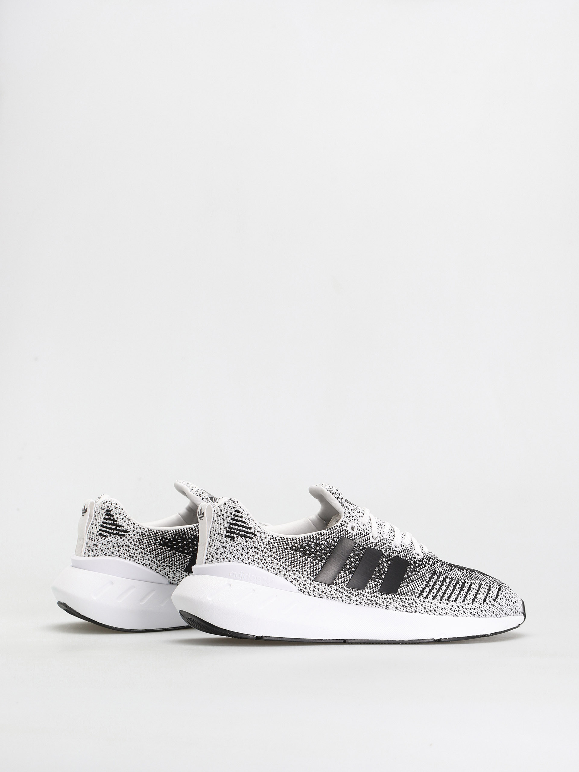 adidas Originals Swift Run 22 Shoes (ftwwht/ftwwht/cblack)