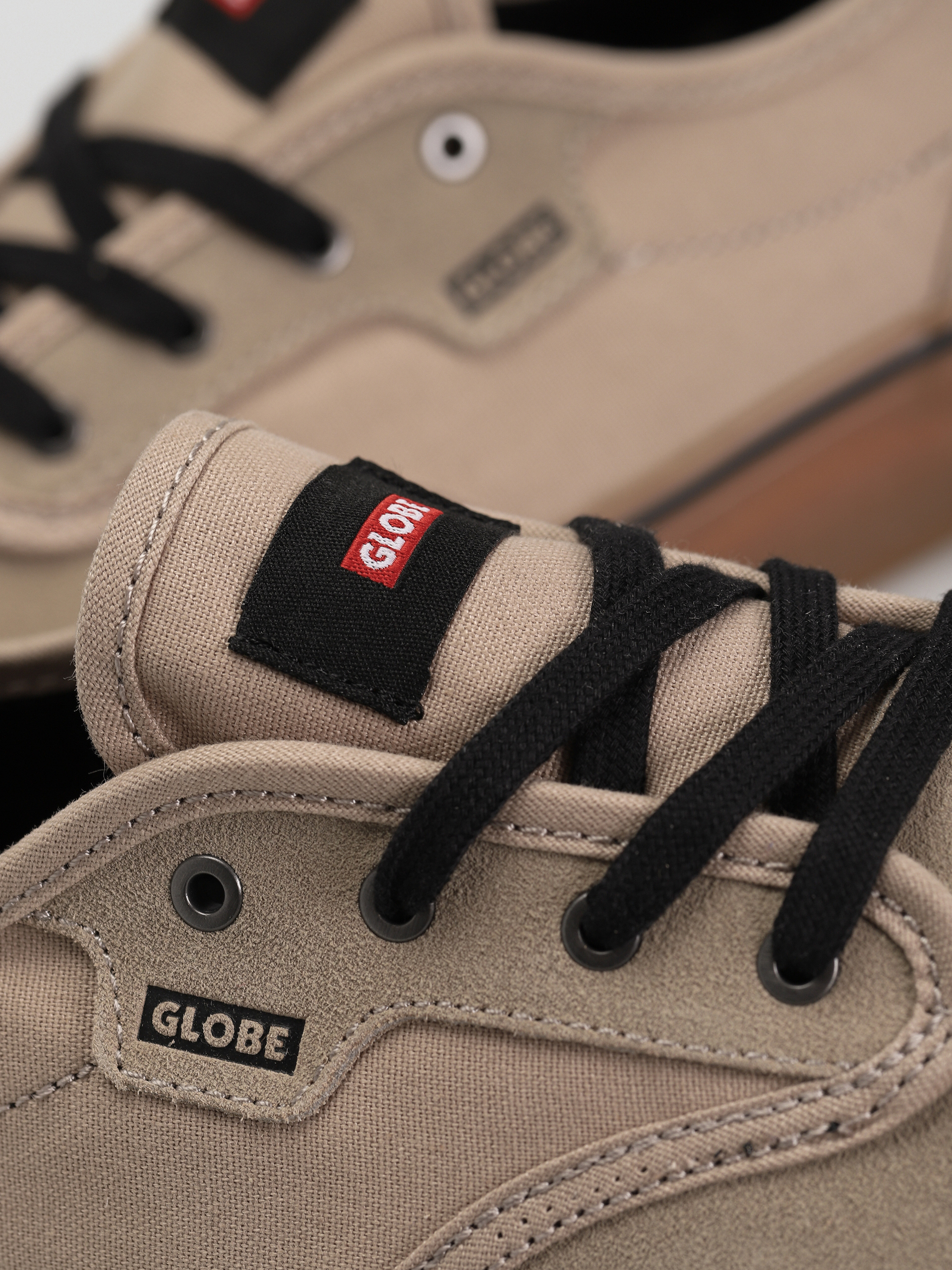 Globe Motley II Schuhe (sesame/gum)