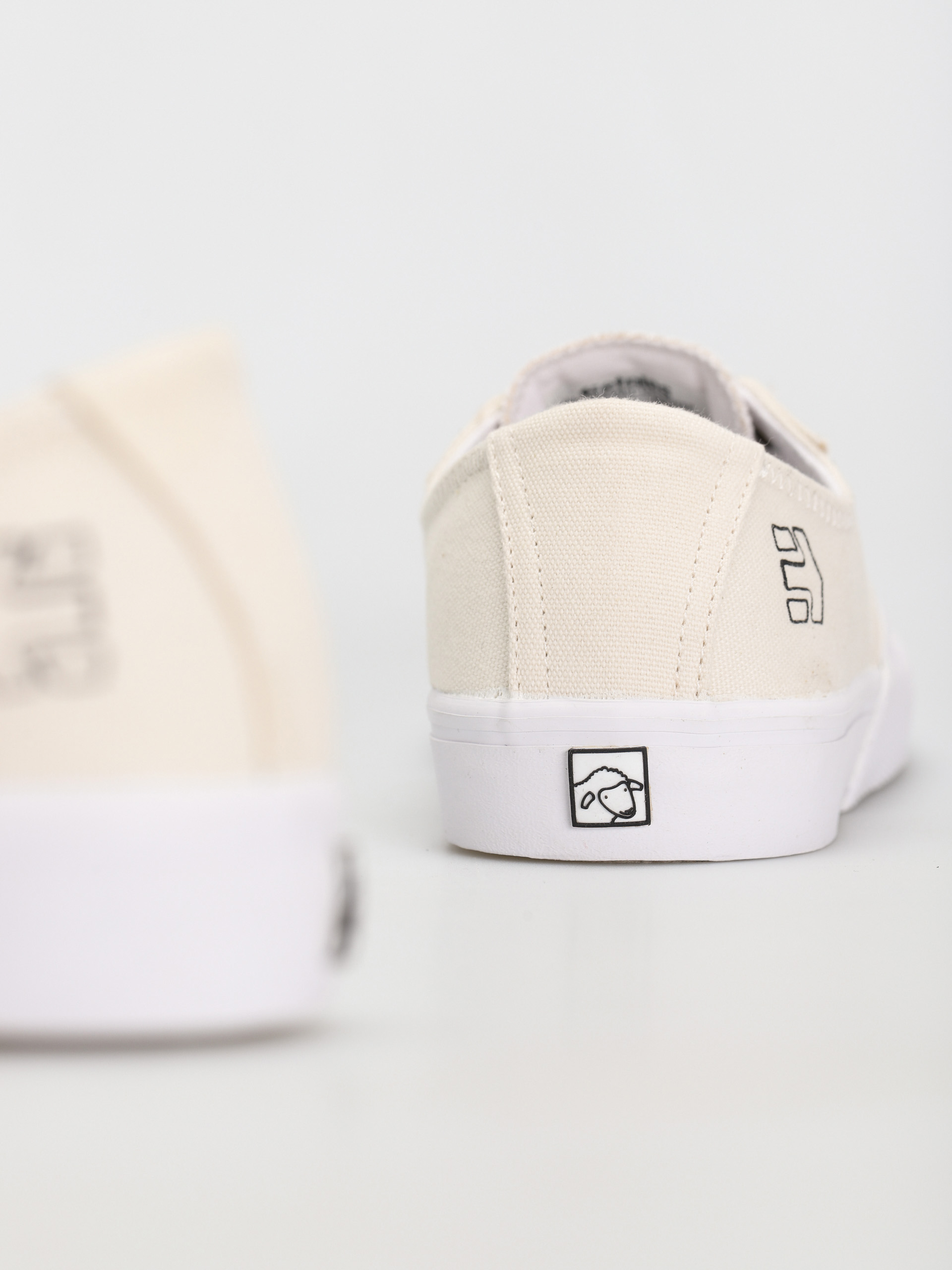 Etnies Jameson Vulc Ls X Sheep Shoes (white/white/gum)