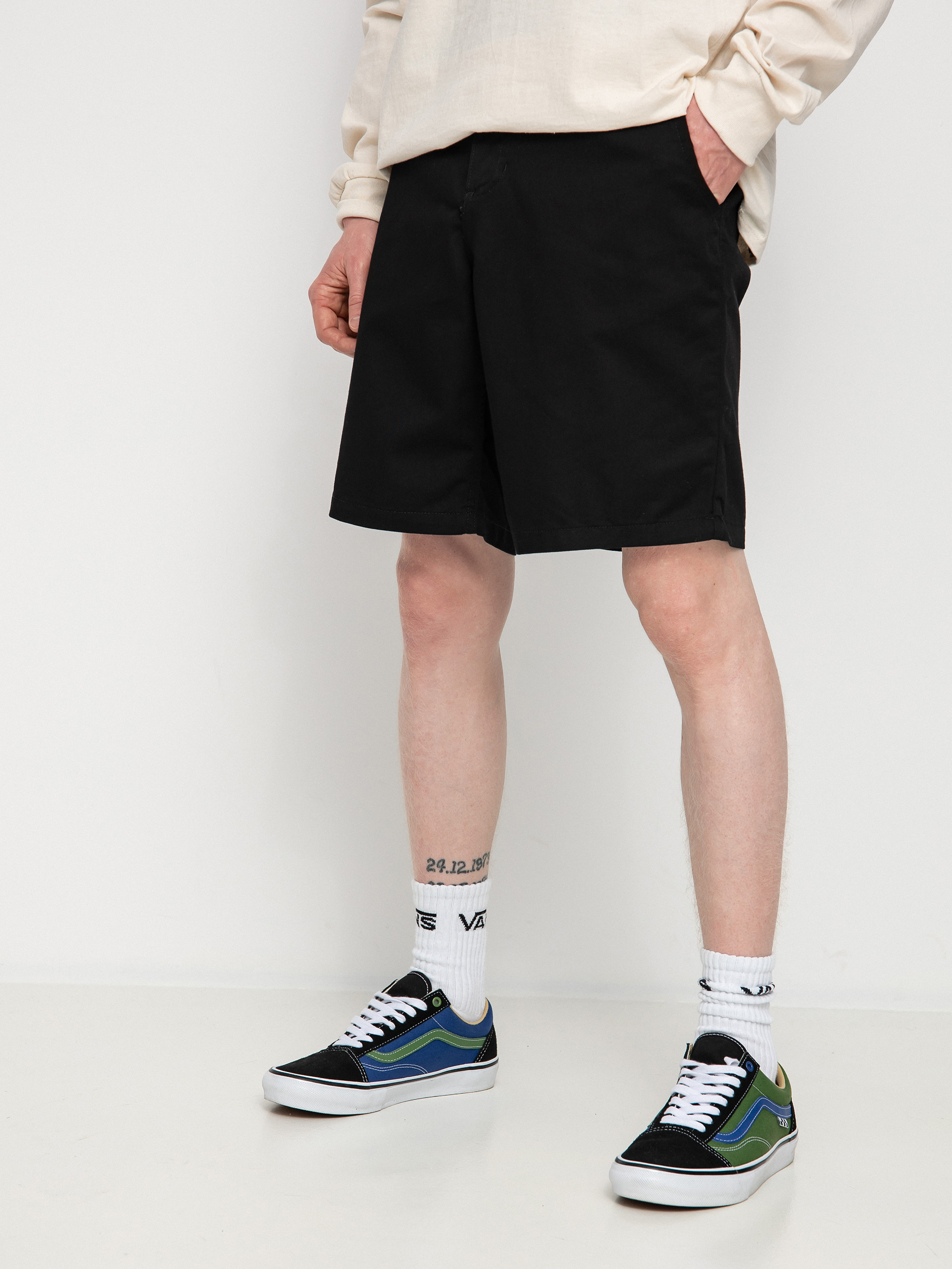 Vans Authentic Chino Relaxed Shorts (black)