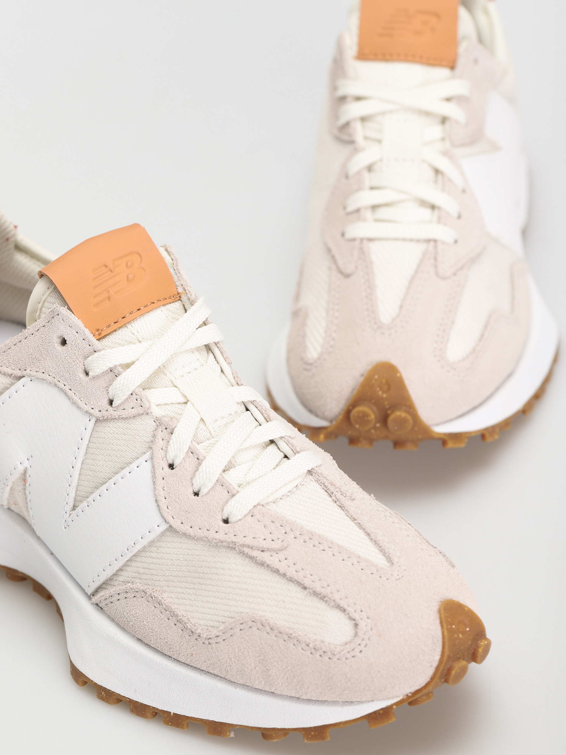 New Balance 327 Shoes Wmn (sea salt)