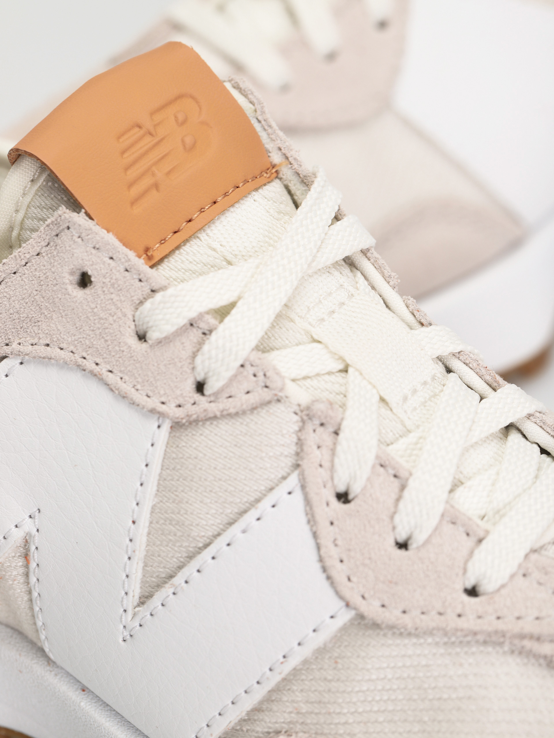 New Balance 327 Shoes Wmn (sea salt)