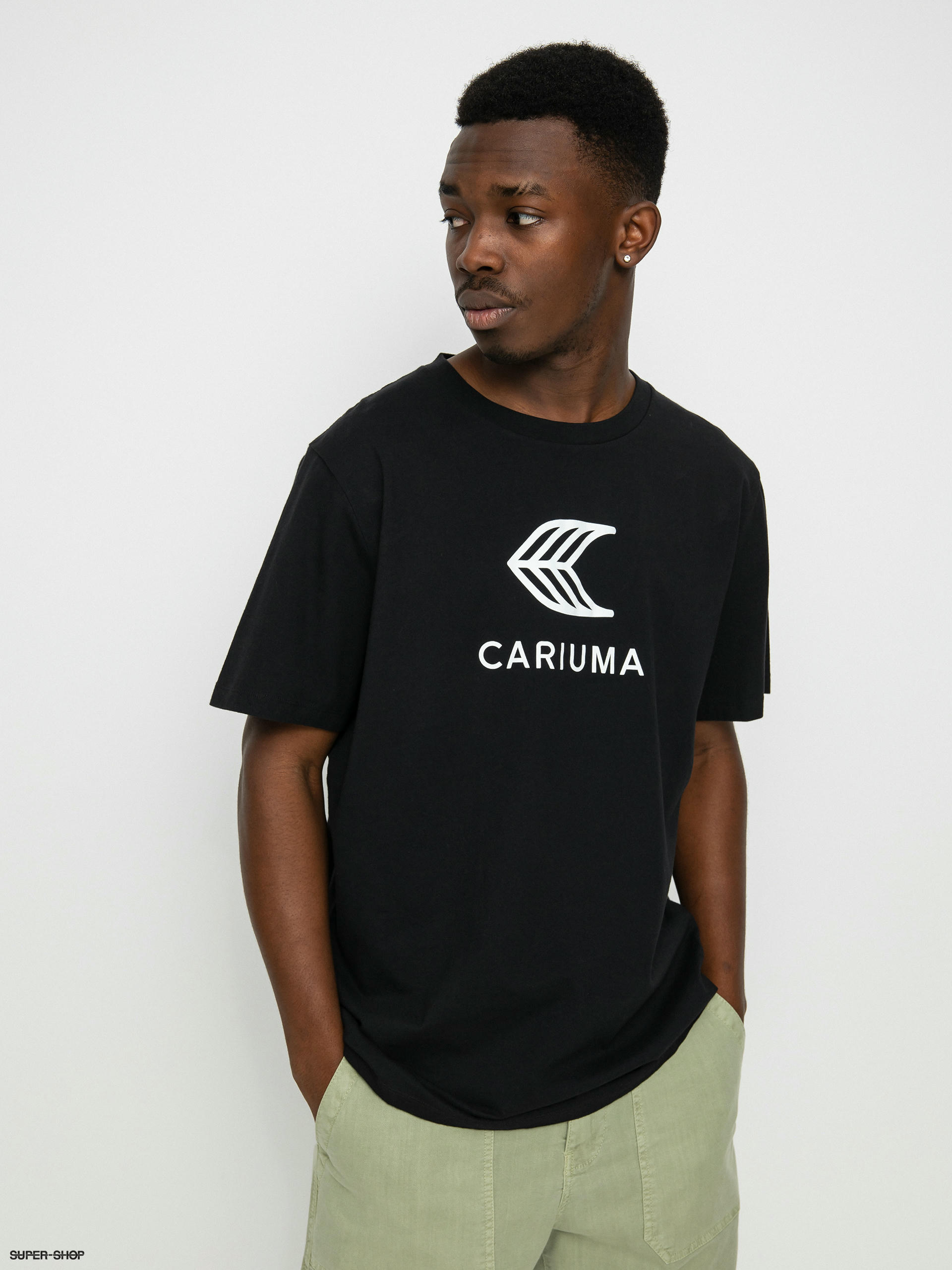 Cariuma Logo T-shirt (black)