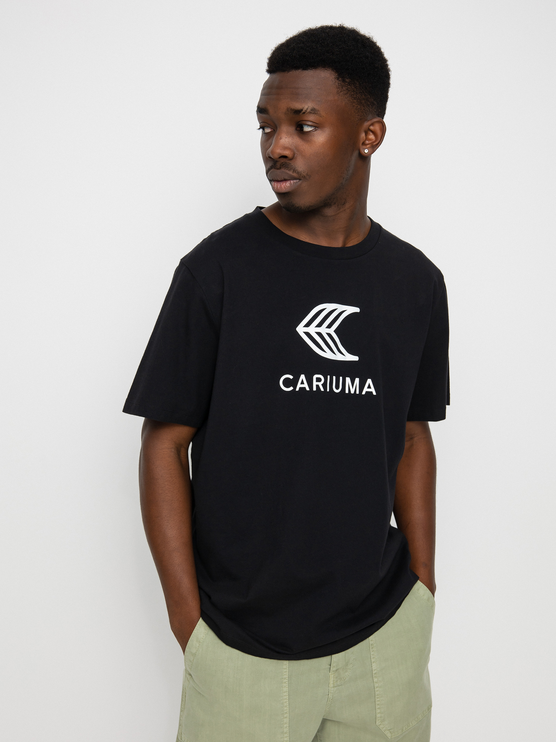 Cariuma Logo T-Shirt (black)
